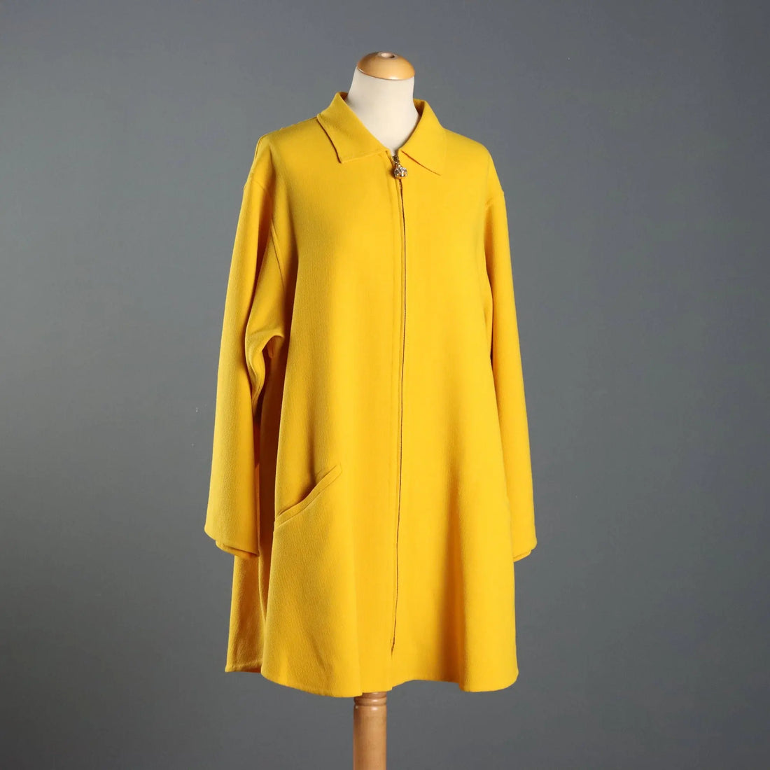 Genny Vintage Skirt Yellow Wool UK Size 14 Italy 1990s