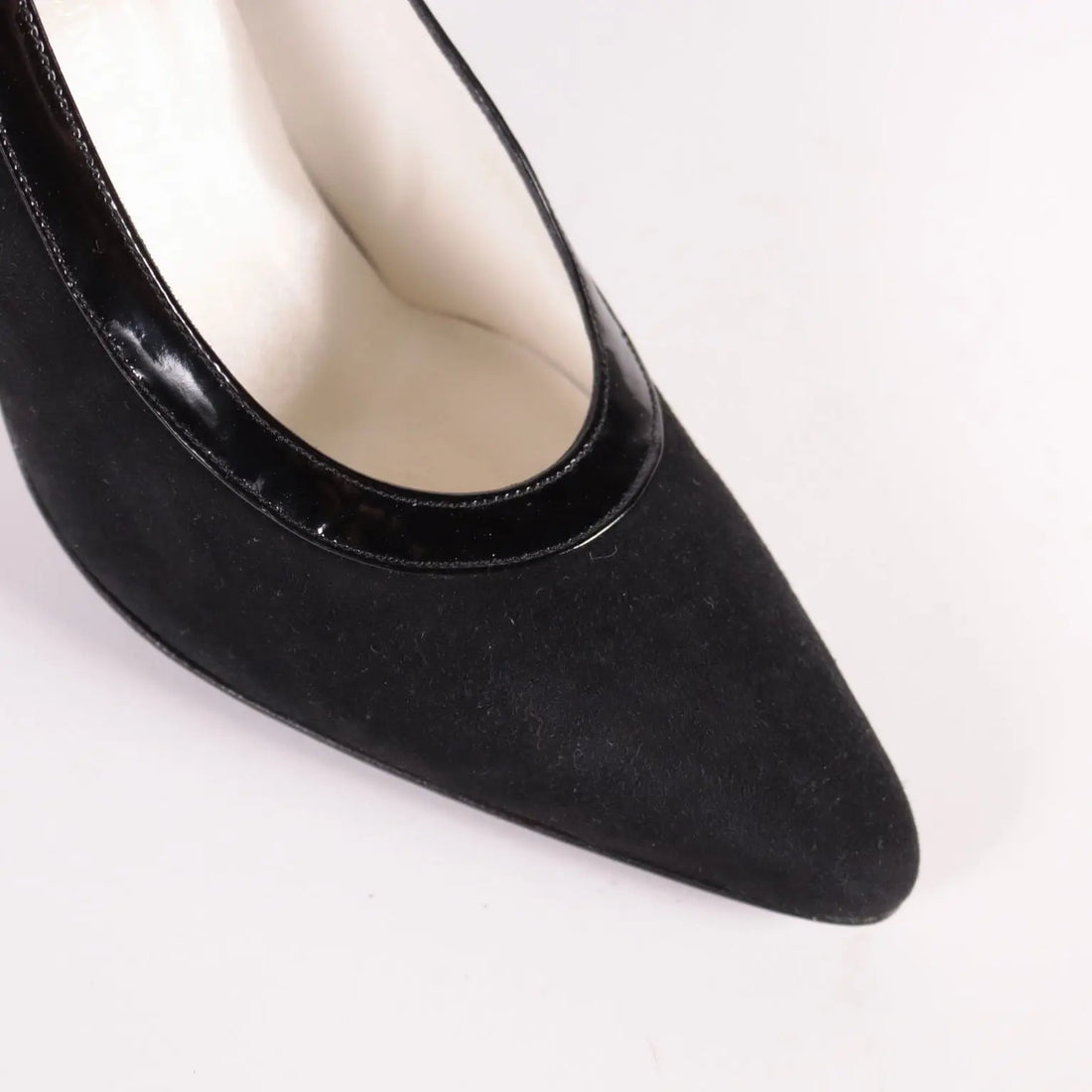 Vintage Bruno Magli Pumps Suede Bologna  Italy 1990s - Size 4,5 | Clothing & House Linens | Vintage