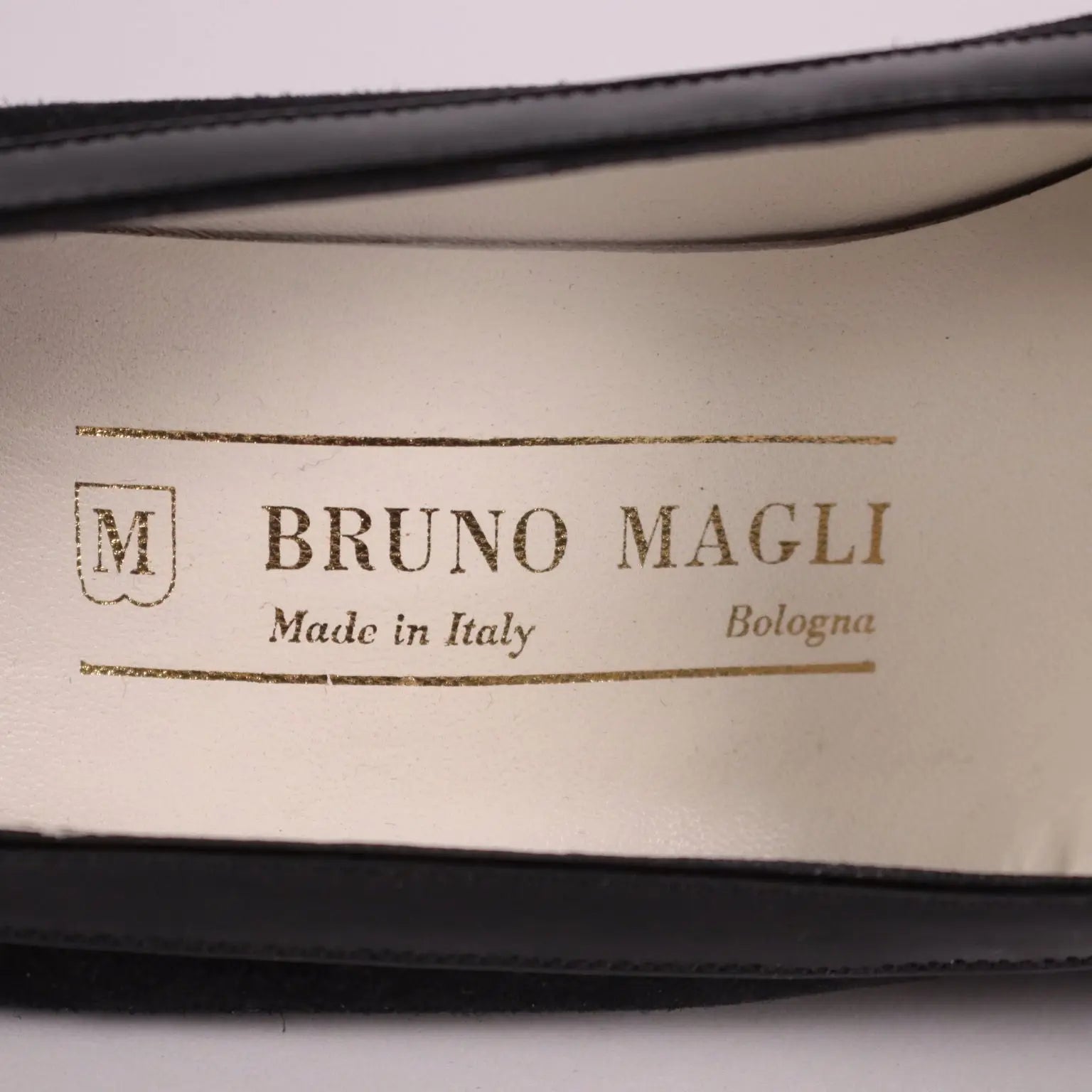 Vintage Bruno Magli Pumps Suede Bologna  Italy 1990s - Size 4,5 | Clothing & House Linens | Vintage