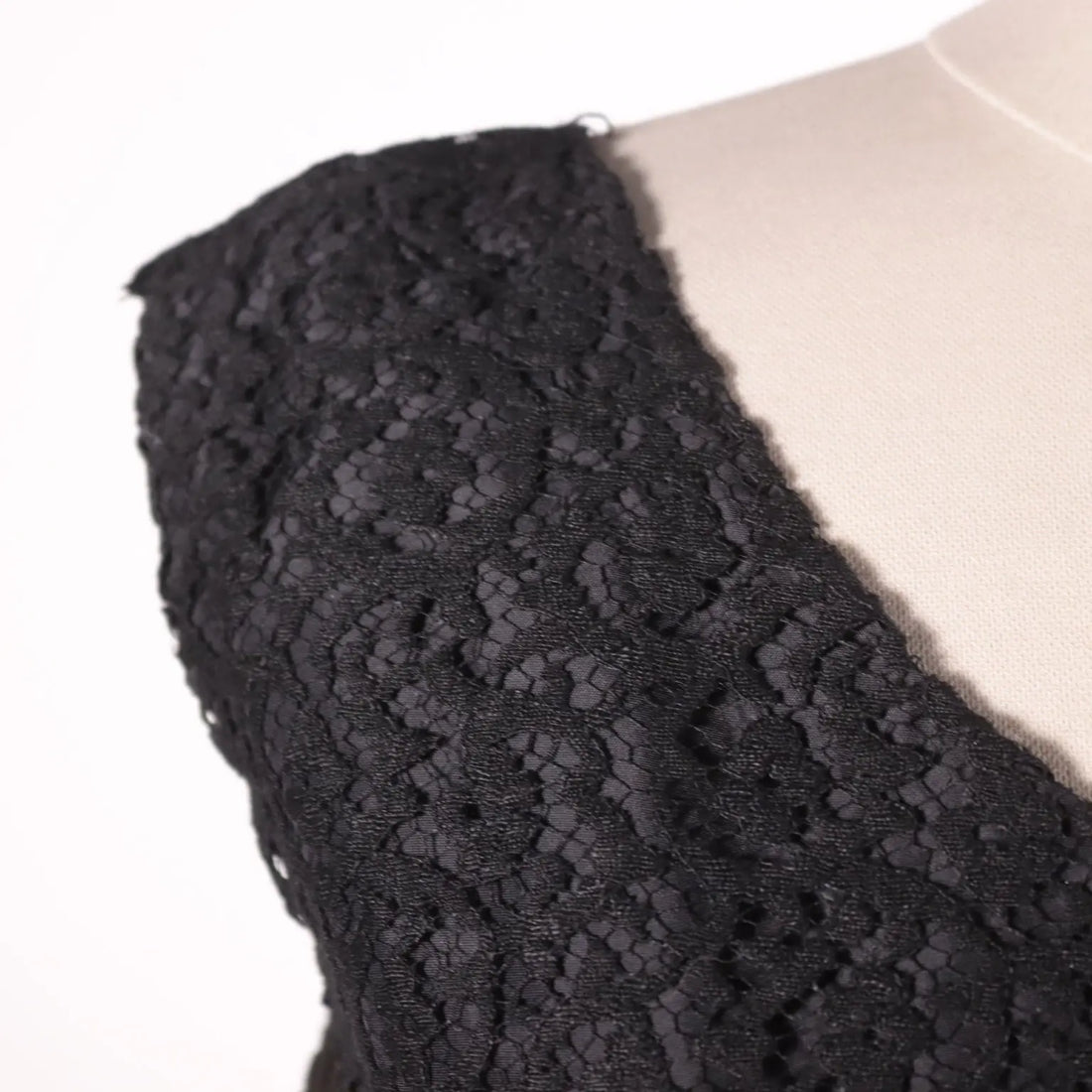 Vintage Lace Sheath Dress 1940s - Size UK 10 | Clothing & House Linens | Vintage