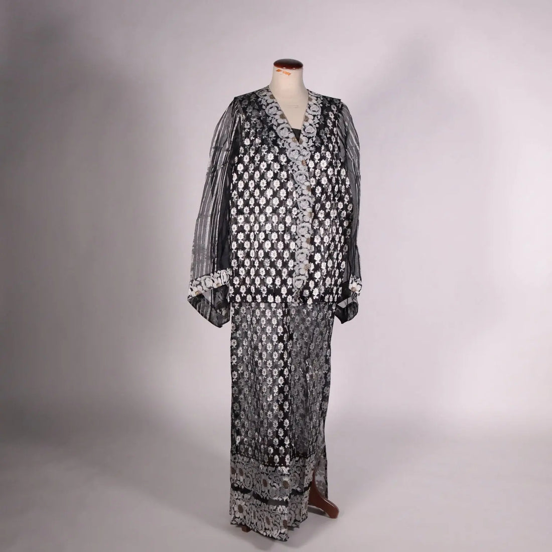 Vintage Flower Patterned Dress Silk US Size 8 Italy 1970s-1980s - Size M | Clothing & House Linens | Vintage
