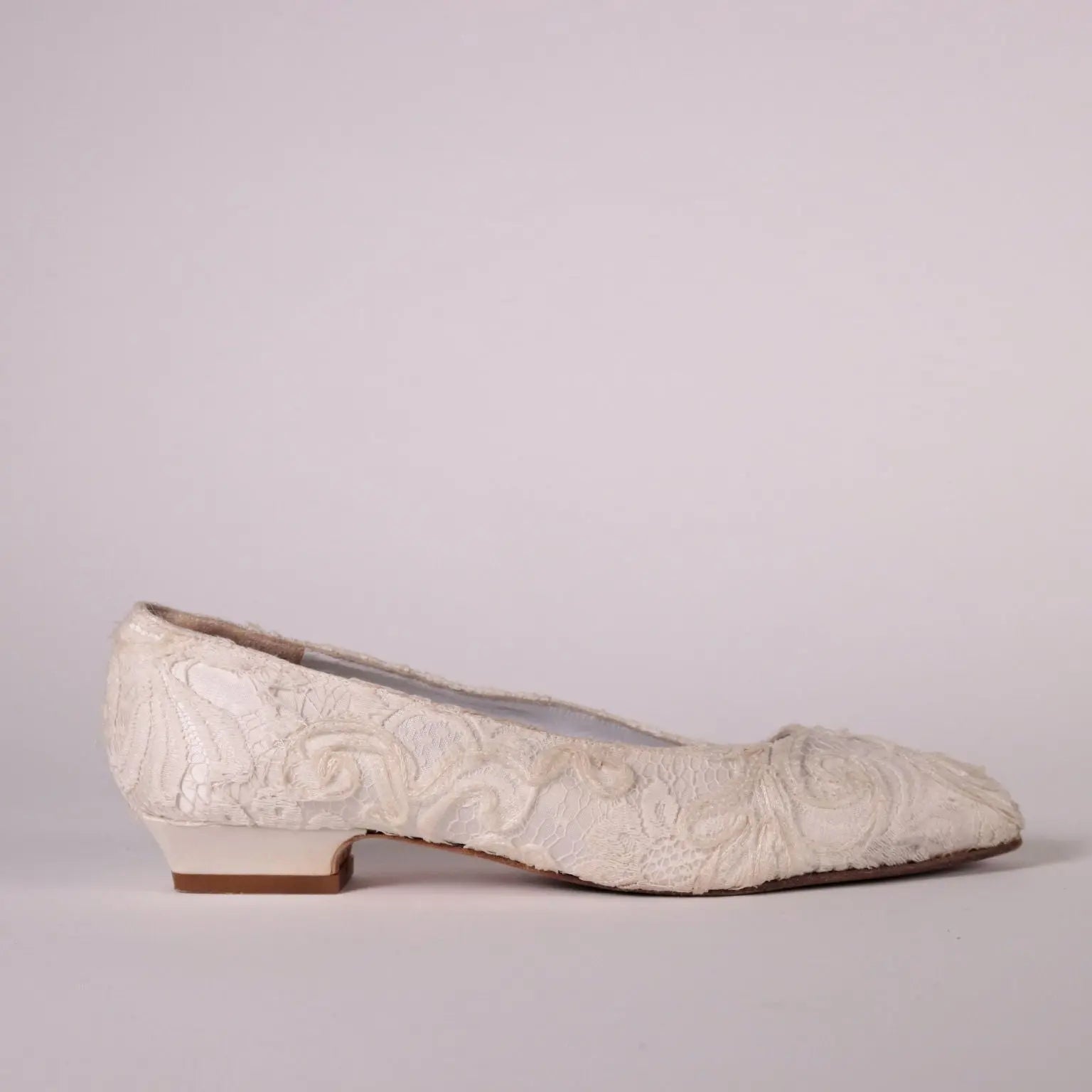 Vintage White Lace Shoes Size 3,5 Italy 1980s-1990s - Size 4 | Clothing & House Linens | Vintage