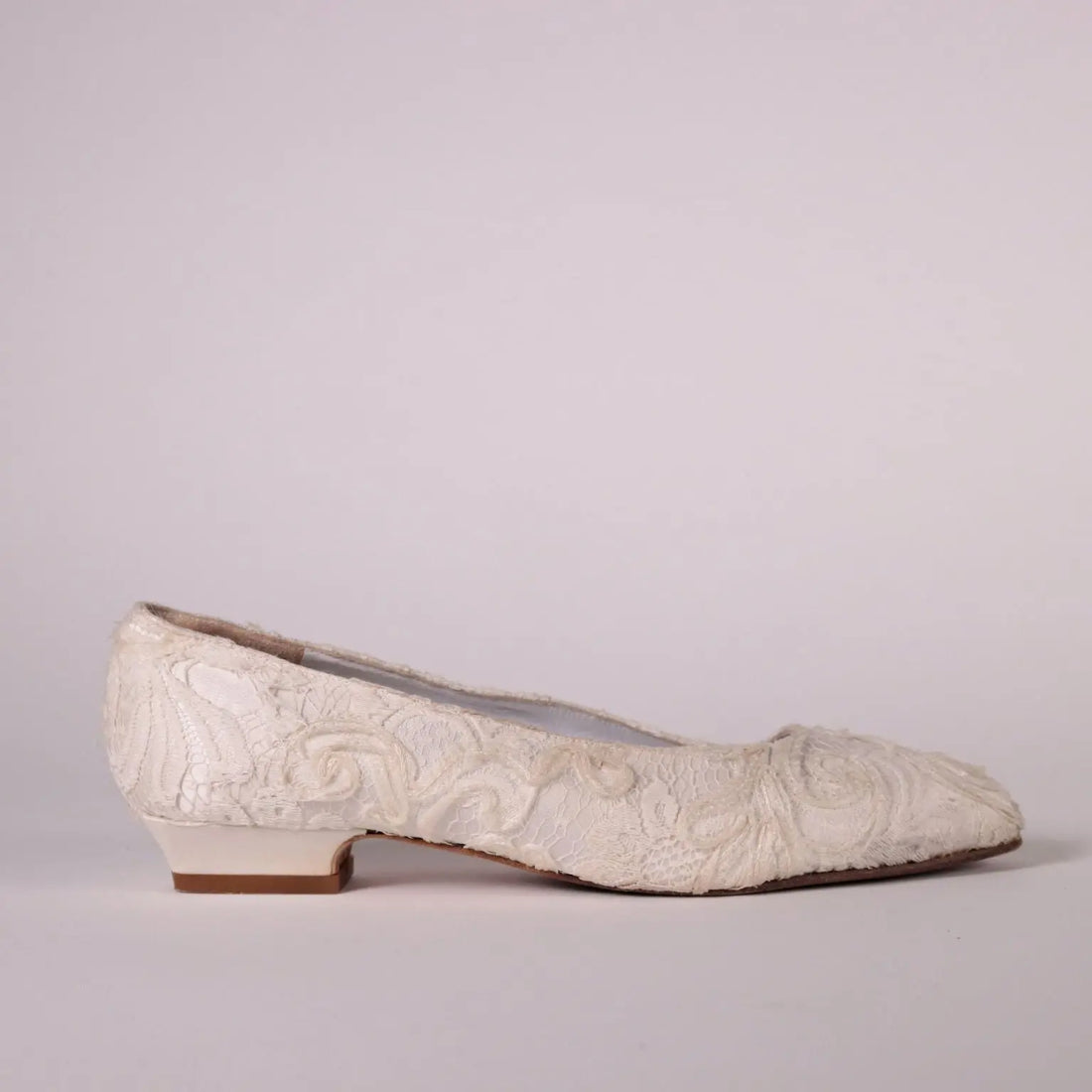 Vintage White Lace Shoes Size 3,5 Italy 1980s-1990s - Size 4 | Clothing & House Linens | Vintage