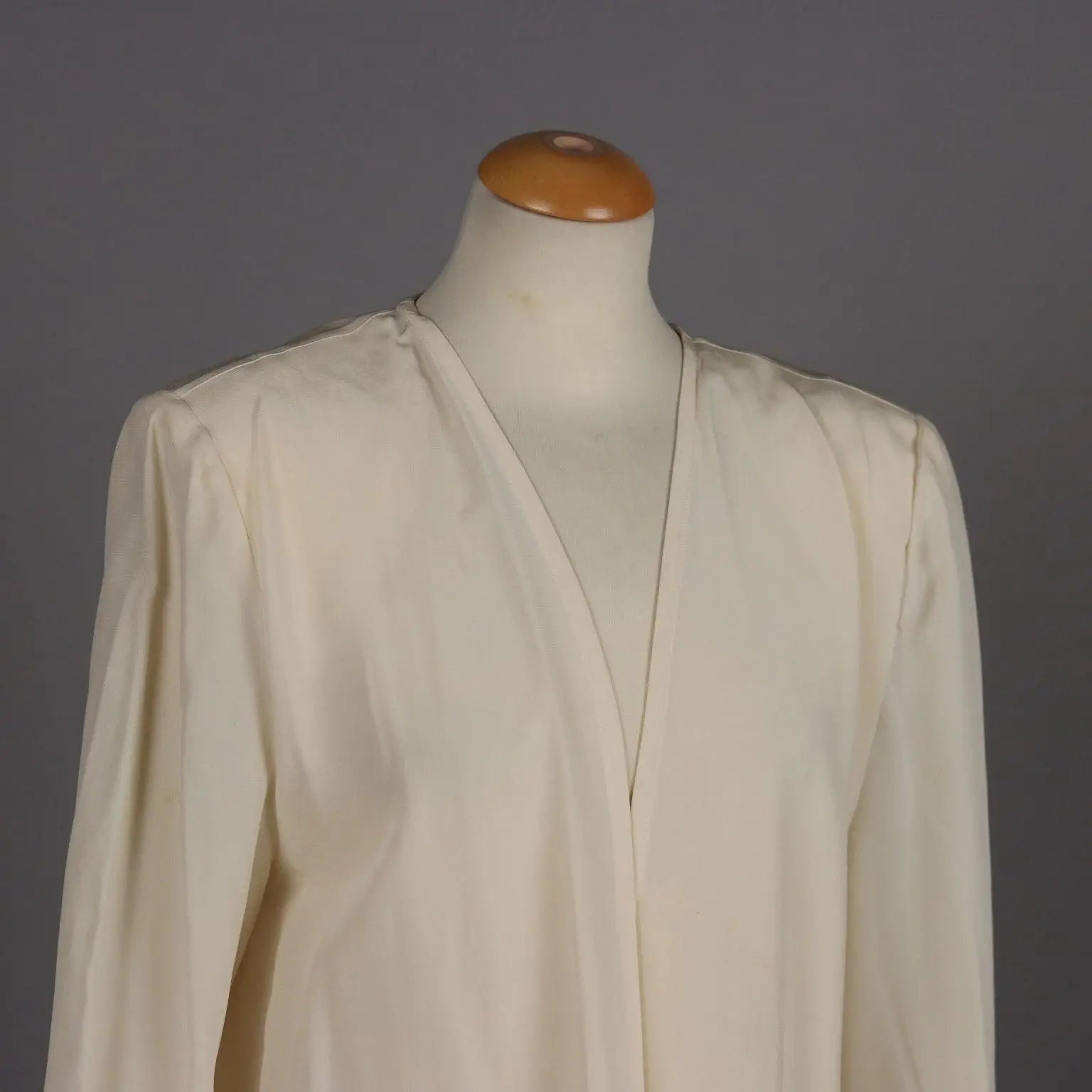 Vintage Jacket by Mila Schön Silk Size 14 Creamy Color Milan 1980s - Size 14 | Clothing & House Linens | Vintage