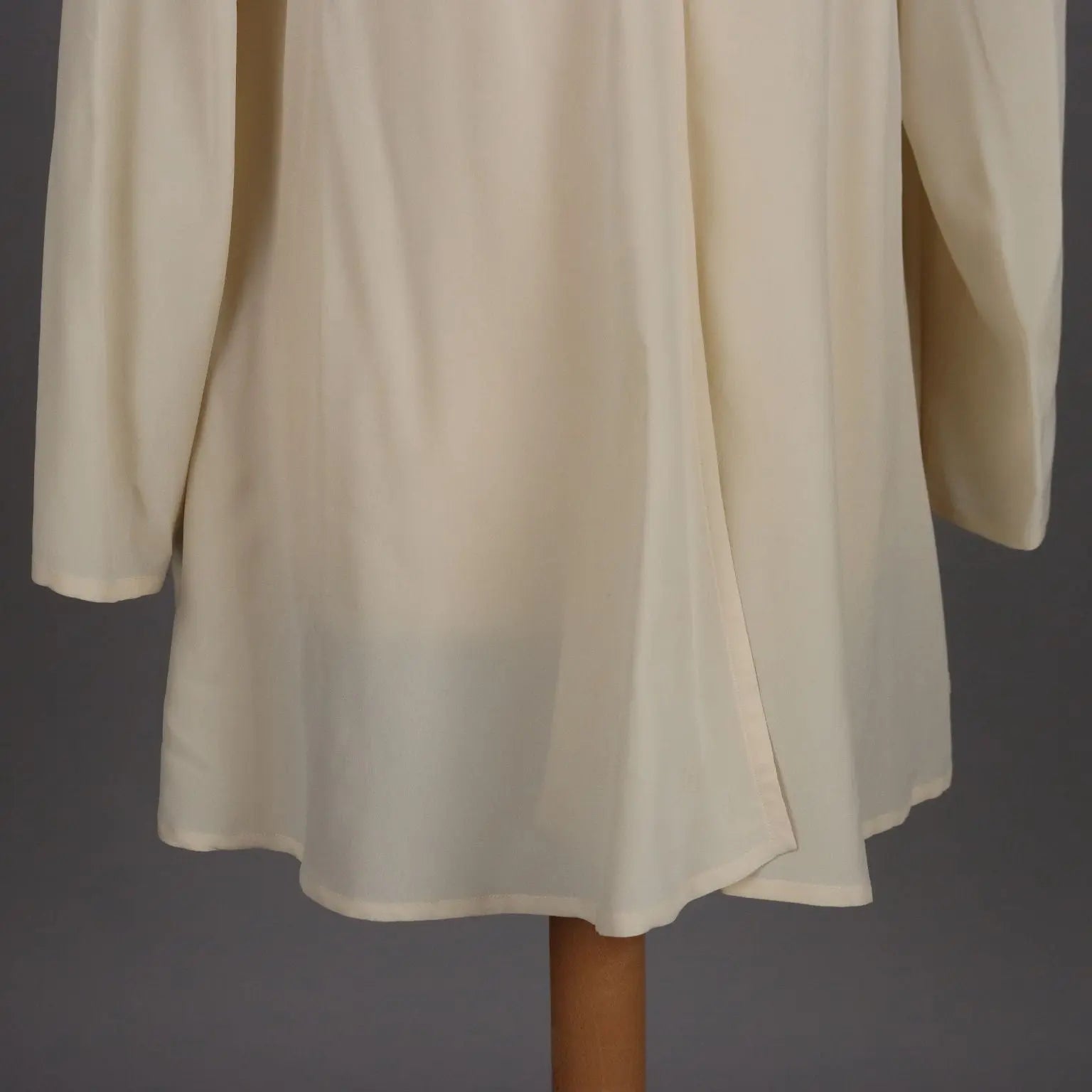 Vintage Jacket by Mila Schön Silk Size 14 Creamy Color Milan 1980s - Size 14 | Clothing & House Linens | Vintage