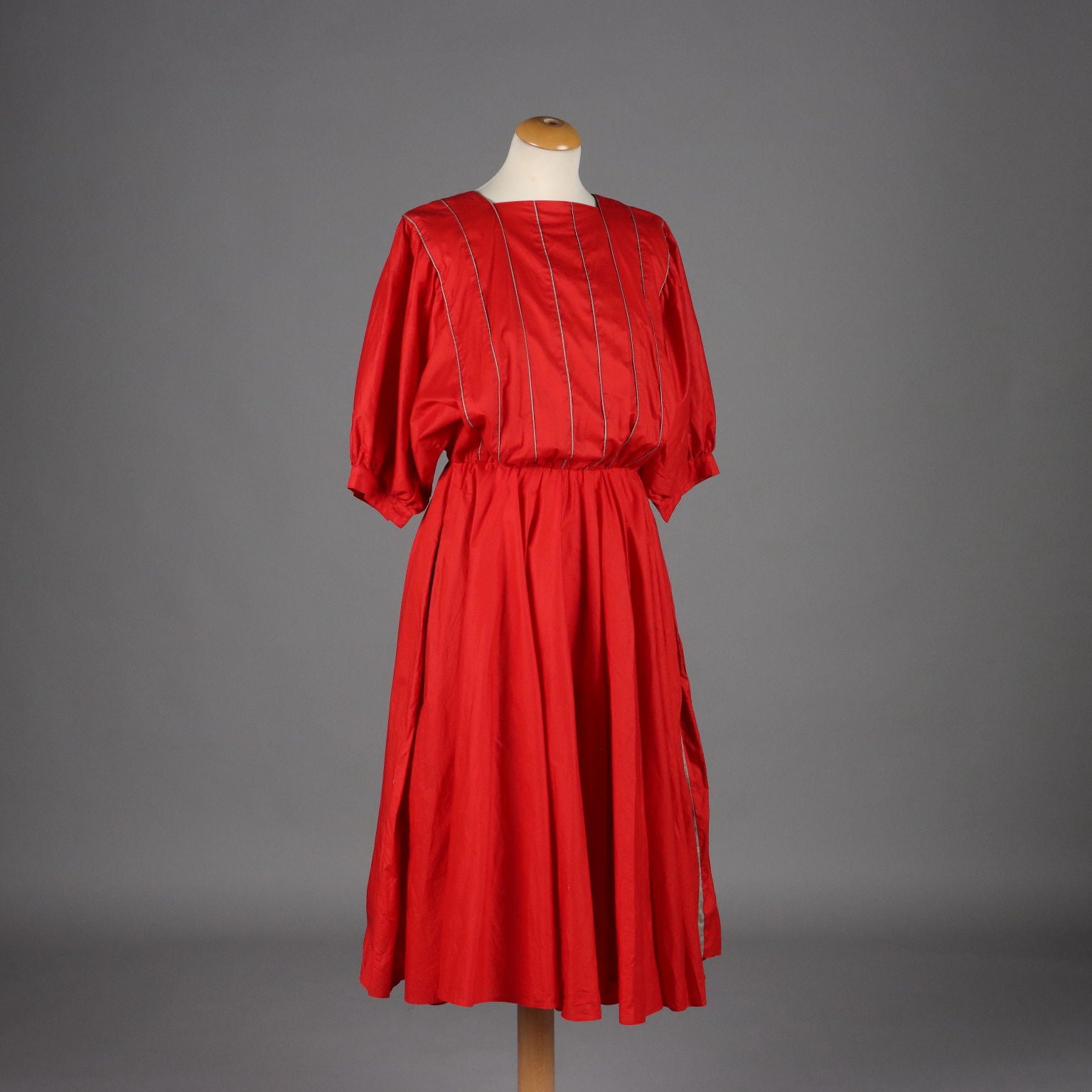 Vintage Red Cotton Dress Size 12/14 from the 1970s - Size 12/14 | Clothing & House Linens  Vintage