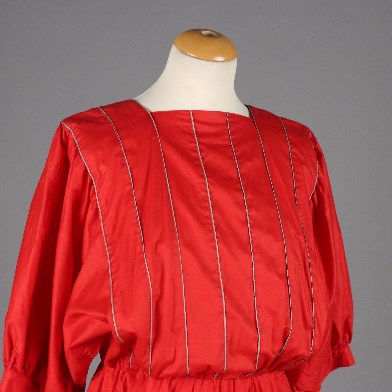 Vintage Red Cotton Dress Size 12/14 from the 1970s - Size 12/14 | Clothing & House Linens  Vintage