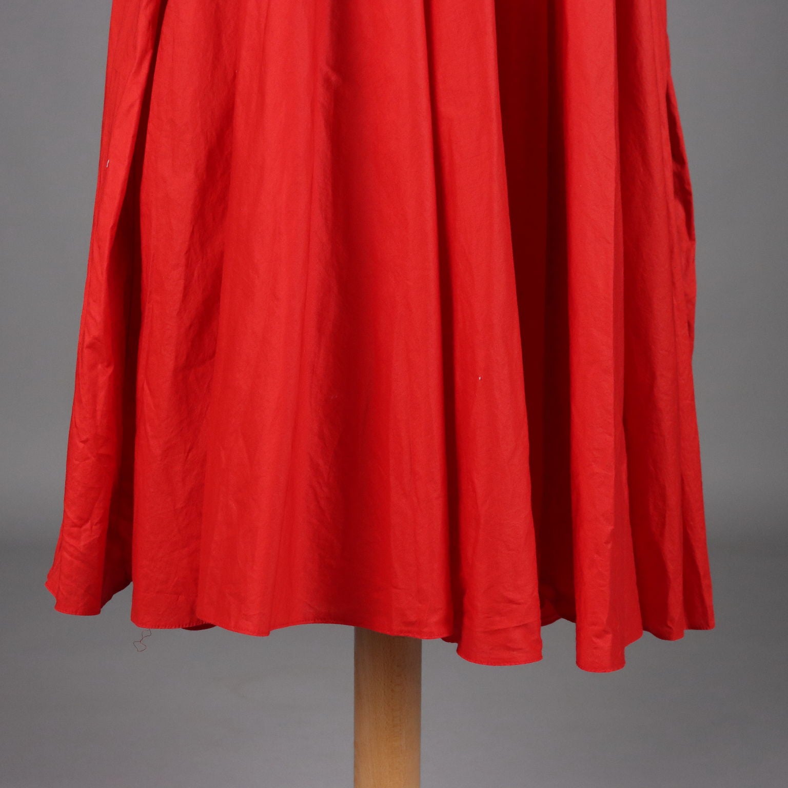 Vintage Red Cotton Dress Size 12/14 from the 1970s - Size 12/14 | Clothing & House Linens  Vintage