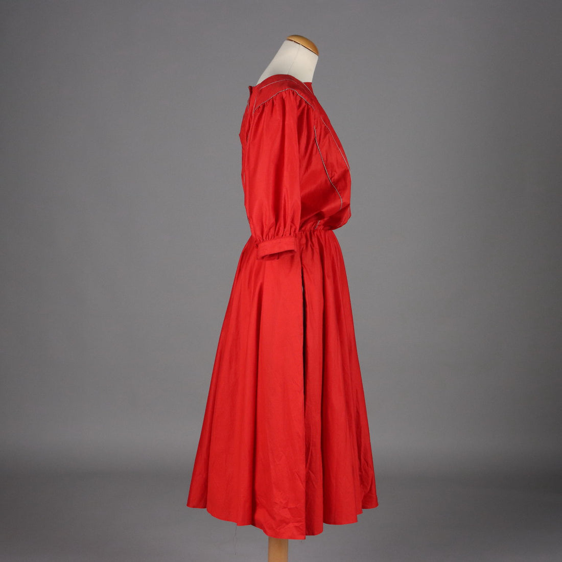 Vintage Red Cotton Dress Size 12/14 from the 1970s - Size 12/14 | Clothing & House Linens  Vintage