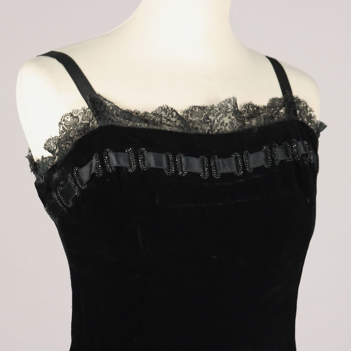 Vintage Black Velvet Dress with Beads UK Size 14 Italy - UK Size 14 | Clothing & House Linens  Vintage