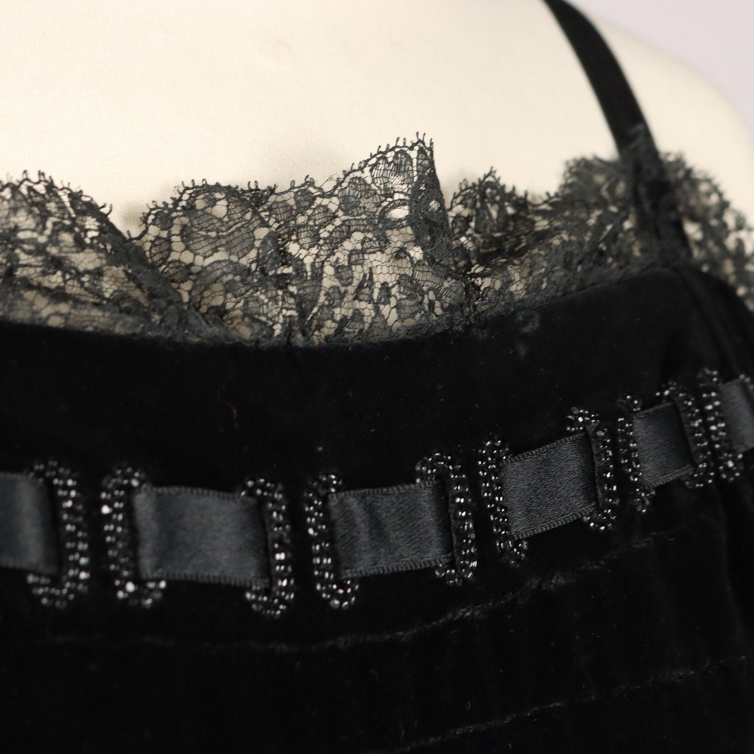 Vintage Black Velvet Dress with Beads UK Size 14 Italy - UK Size 14 | Clothing & House Linens  Vintage