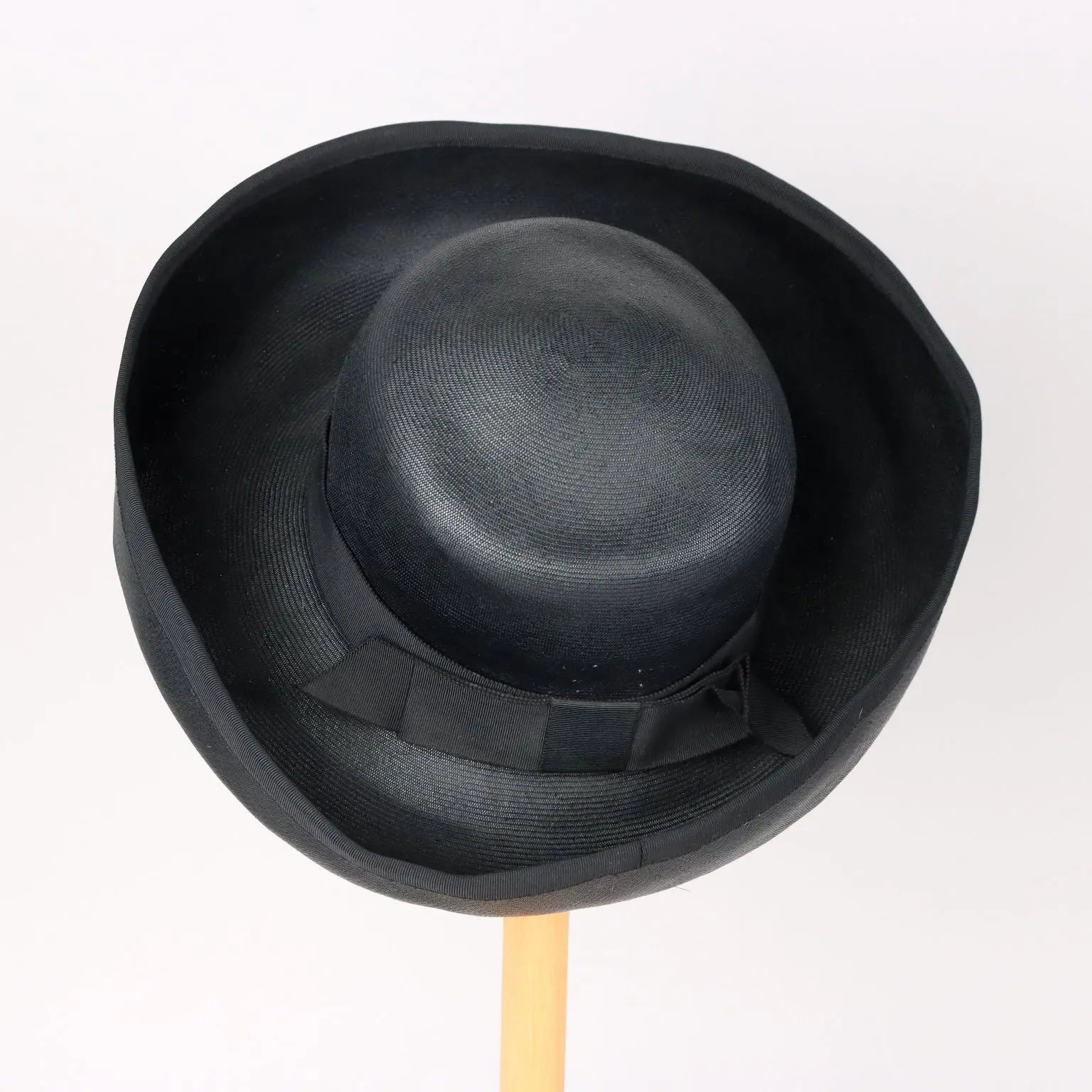 Vintage Hat by Gallia Peter Satin Italy XX Century | Clothing & House Linens | Vintage