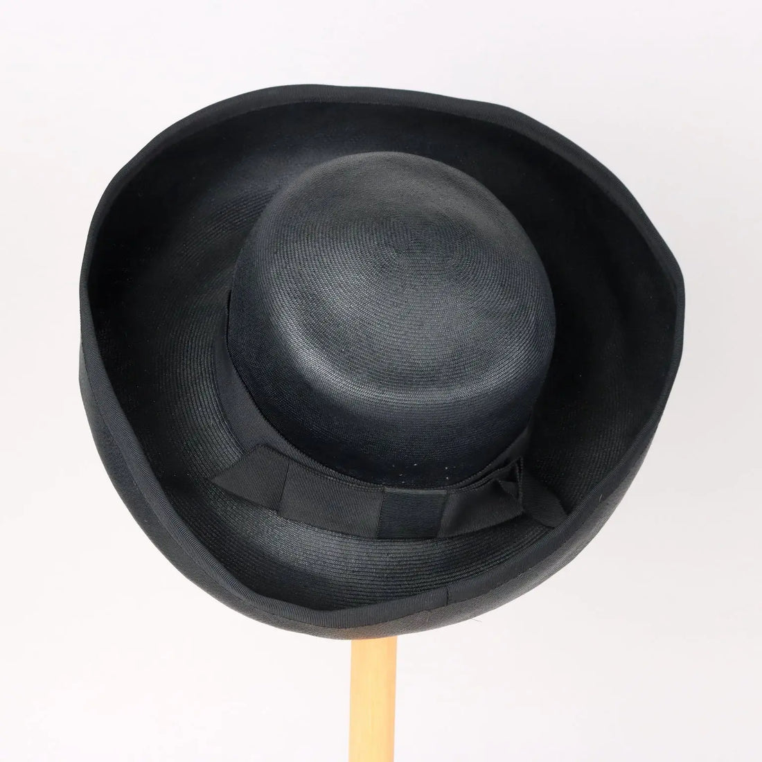 Vintage Hat by Gallia Peter Satin Italy XX Century | Clothing & House Linens | Vintage