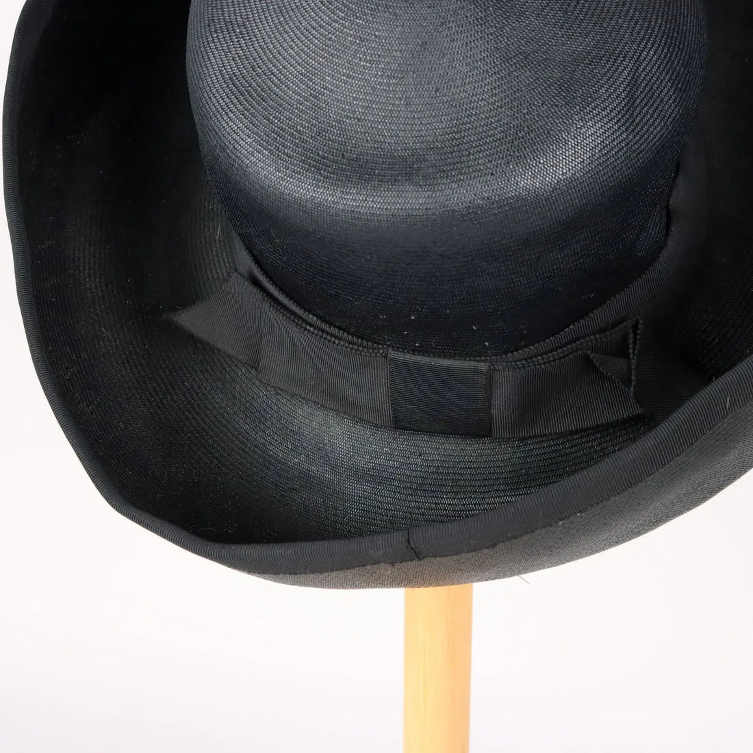 Vintage Hat by Gallia Peter Satin Italy XX Century | Clothing & House Linens | Vintage