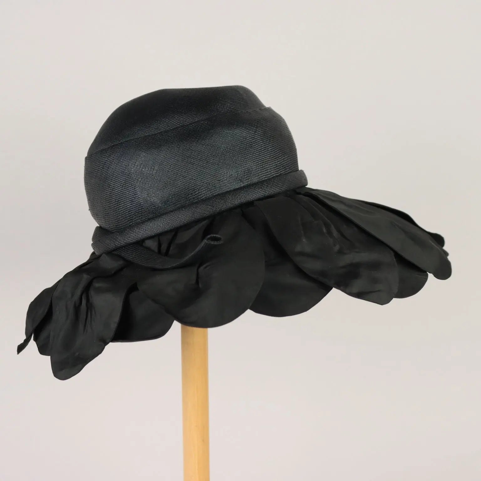 Gallia e Peter Hat Vintage Black Fabric Flower Italy 1950s | Clothing & House Linens | Vintage