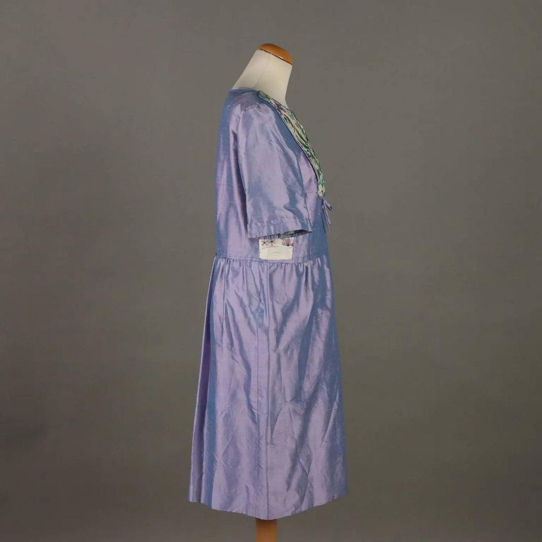 Vintage Tailored Dress Lilac Silk UK Size 14 Embroideries 1980s-1990s - UK Size 14 | Clothing & House Linens | Vintage
