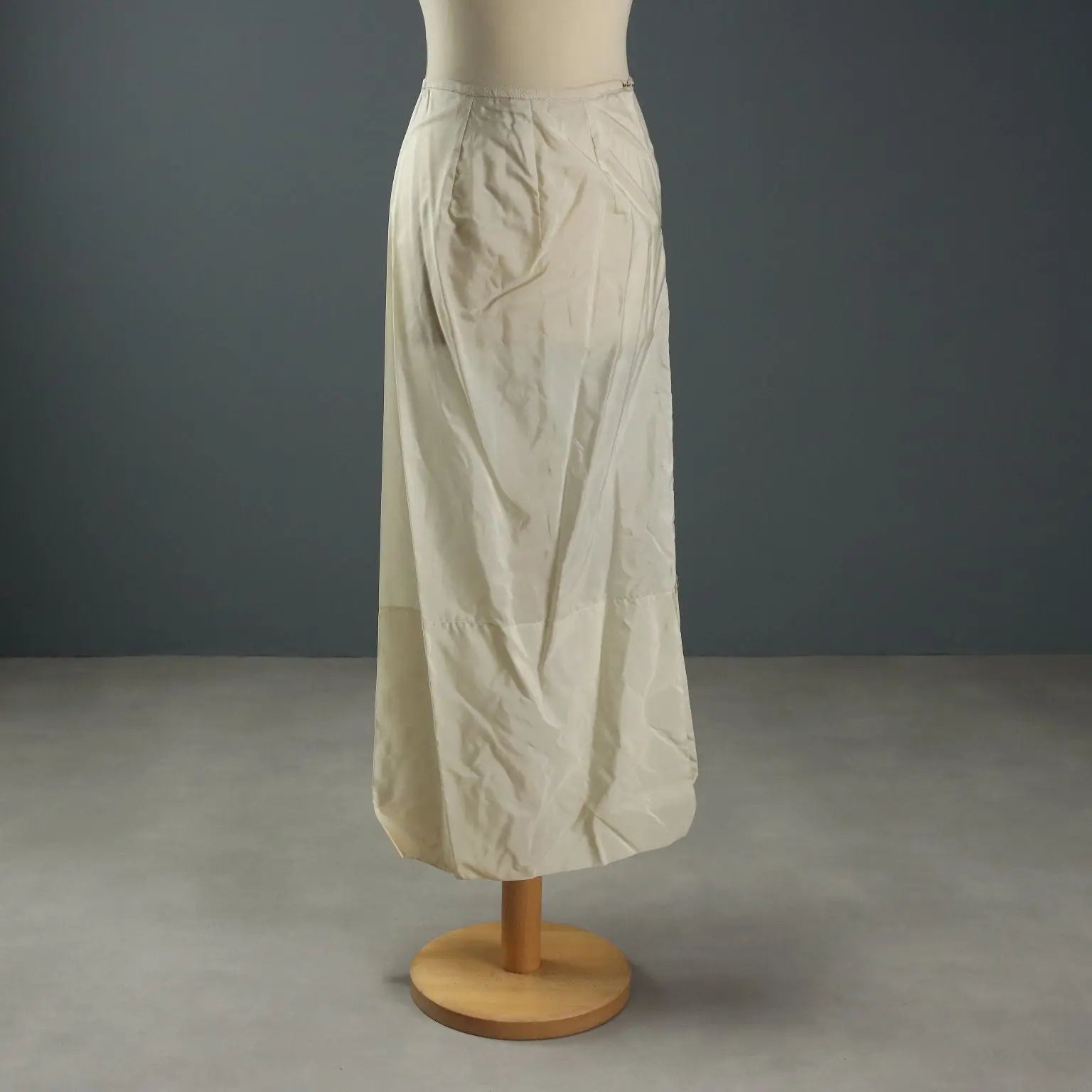 Vintage Evening Dress Fabric Gold Thread UK Size 8 Italy 1960s-1970s - UK Size 8 | Clothing & House Linens | Vintage
