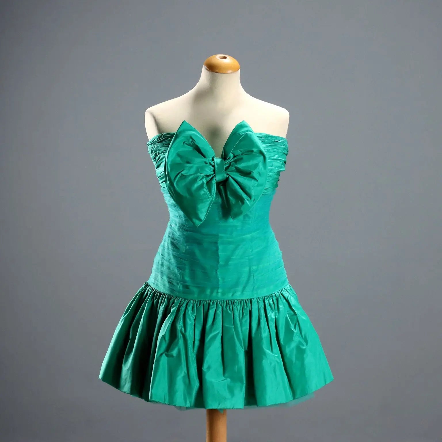Vintage Green Dress Silk with Bows UK Size 8 Italy 1990s - UK Size 8 | Clothing & House Linens | Vintage