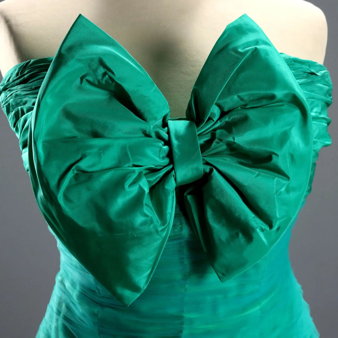 Vintage Green Dress Silk with Bows UK Size 8 Italy 1990s - UK Size 8 | Clothing & House Linens | Vintage