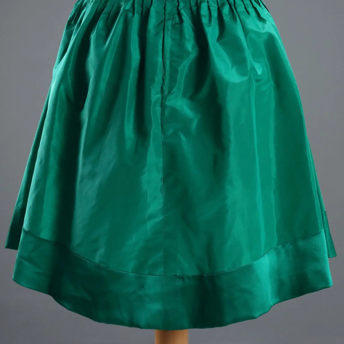 Vintage Dress Emerald Green Silk UK Size 10/12 Italy 1980s-1990s - UK Size 10/12 | Clothing & House Linens | Vintage