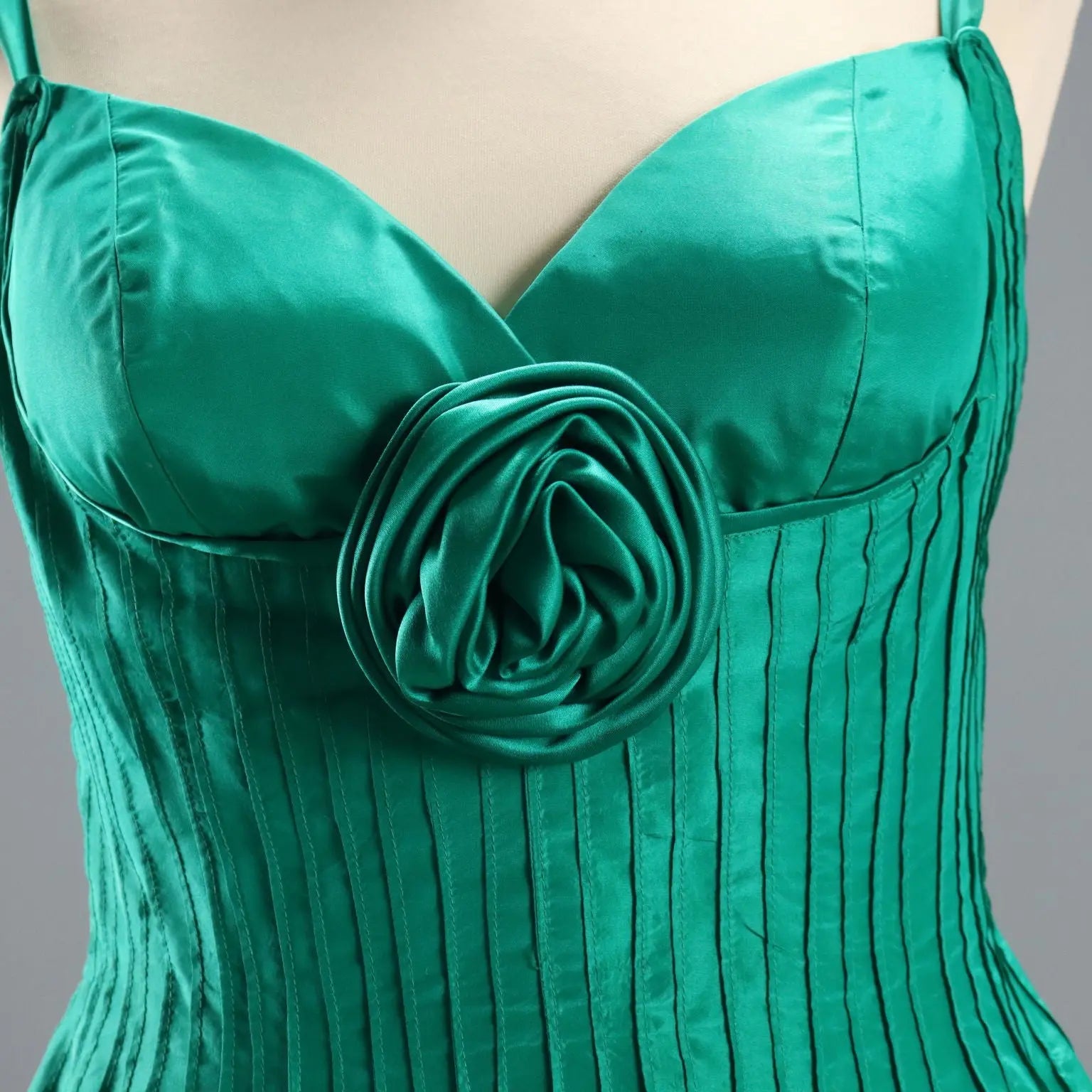 Vintage Dress Emerald Green Silk UK Size 10/12 Italy 1980s-1990s - UK Size 10/12 | Clothing & House Linens | Vintage