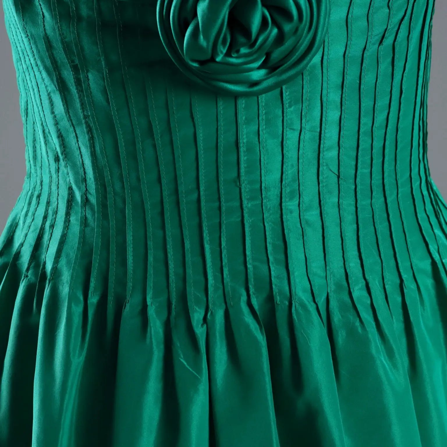 Vintage Dress Emerald Green Silk UK Size 10/12 Italy 1980s-1990s - UK Size 10/12 | Clothing & House Linens | Vintage