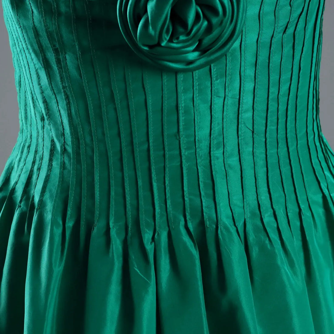 Vintage Dress Emerald Green Silk UK Size 10/12 Italy 1980s-1990s - UK Size 10/12 | Clothing & House Linens | Vintage