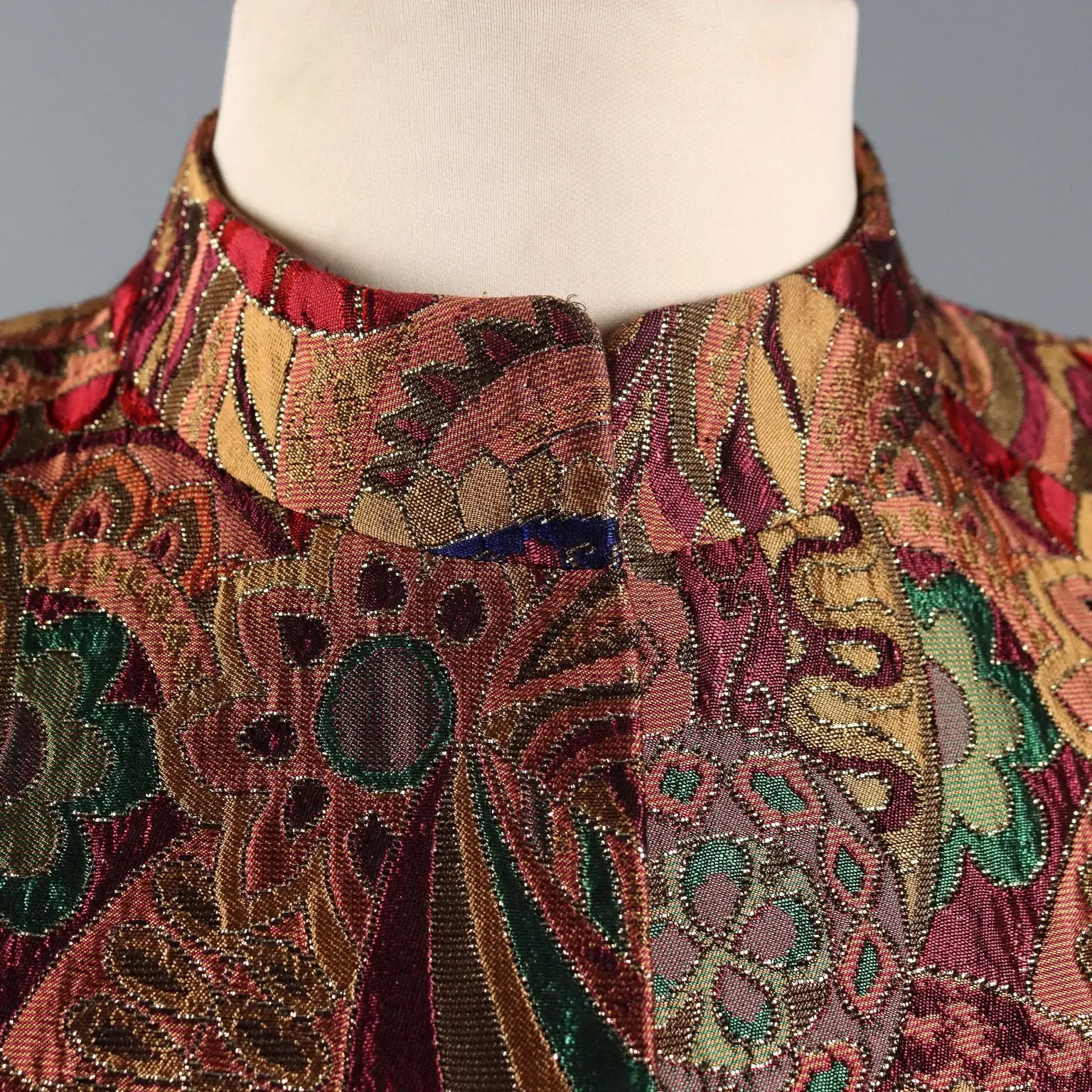 Vintage Brocade Fabric Jacket UK Size 10-12 Italy 1990s-2000s | Clothing & House Linens | Vintage