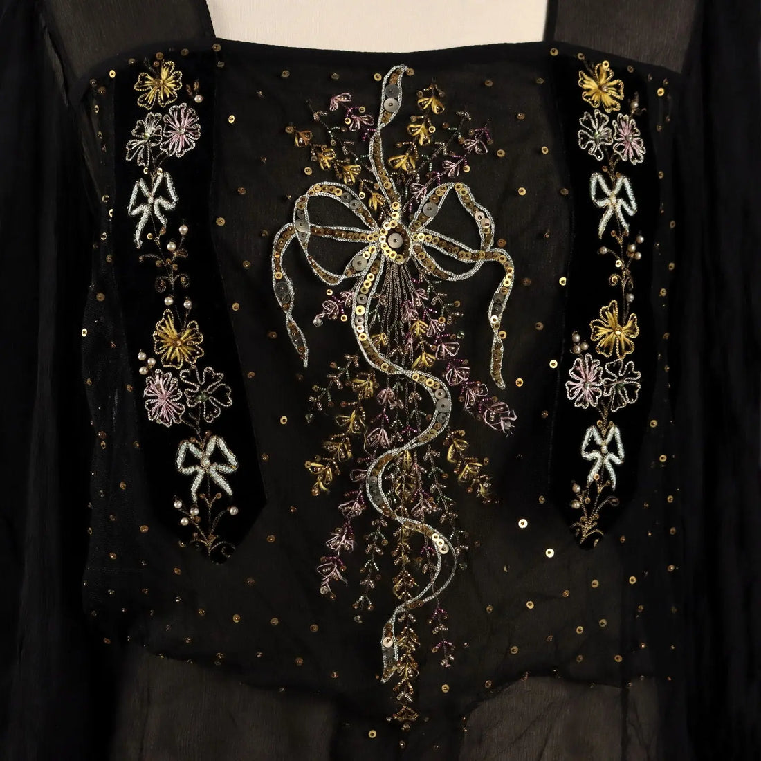 Vintage Shirt Silk with Embroideries UK Size 12/14 Italy 1980s-90s - UK Size 12/14 | Clothing & House Linens | Vintage