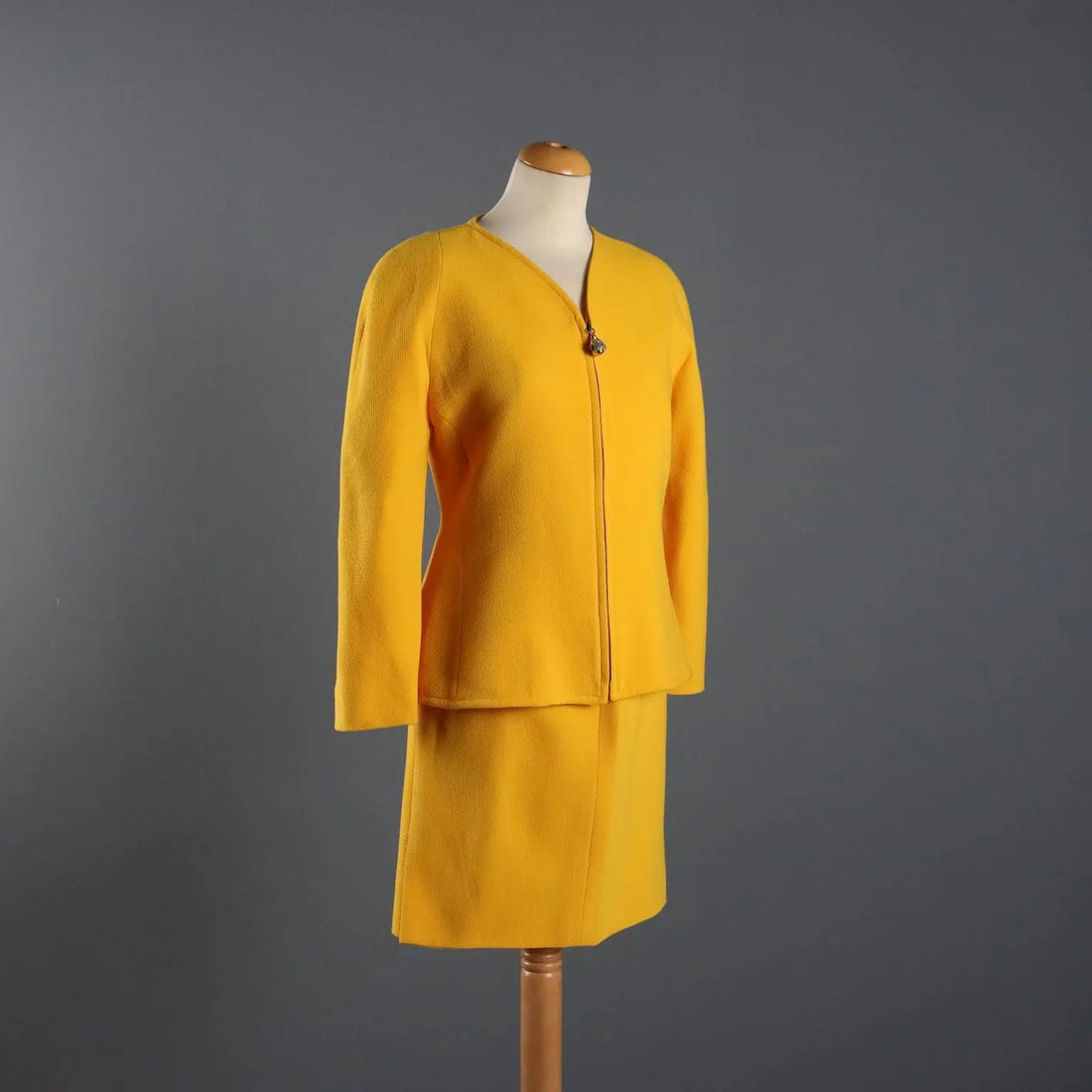 Genny Vintage Jacket with Skirt Wool UK Size 10/12 Italy 1990s - UK Size 10/12 | Clothing & House Linens | Vintage