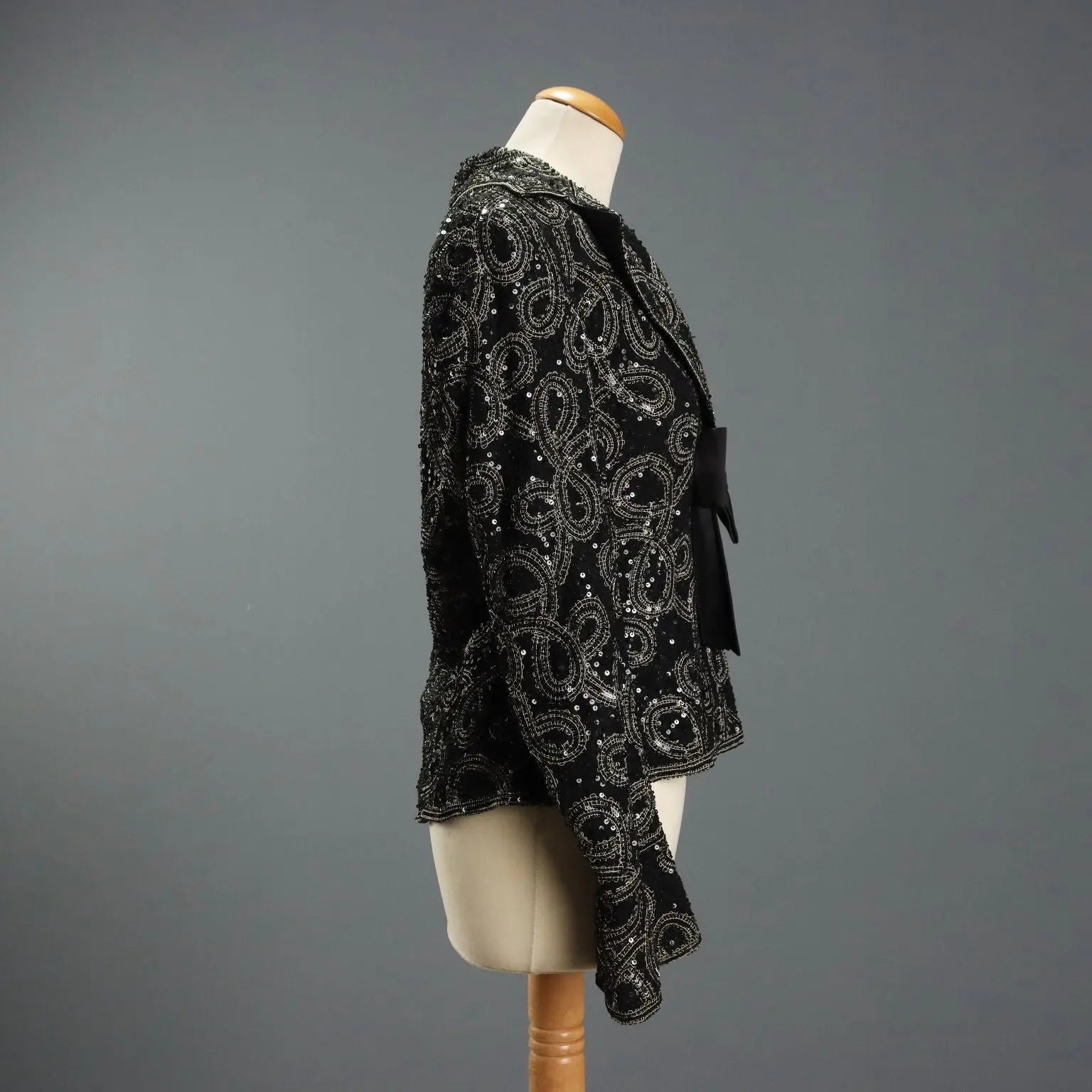 Escada Vintage Embroidered Silk Jacket UK Size 12/14 Germany 1990s - UK Size 12/14 | Clothing & House Linens | Vintage