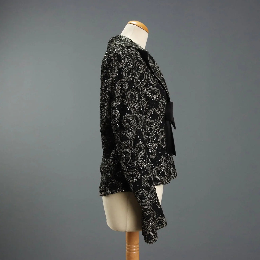 Escada Vintage Embroidered Silk Jacket UK Size 12/14 Germany 1990s - UK Size 12/14 | Clothing & House Linens | Vintage