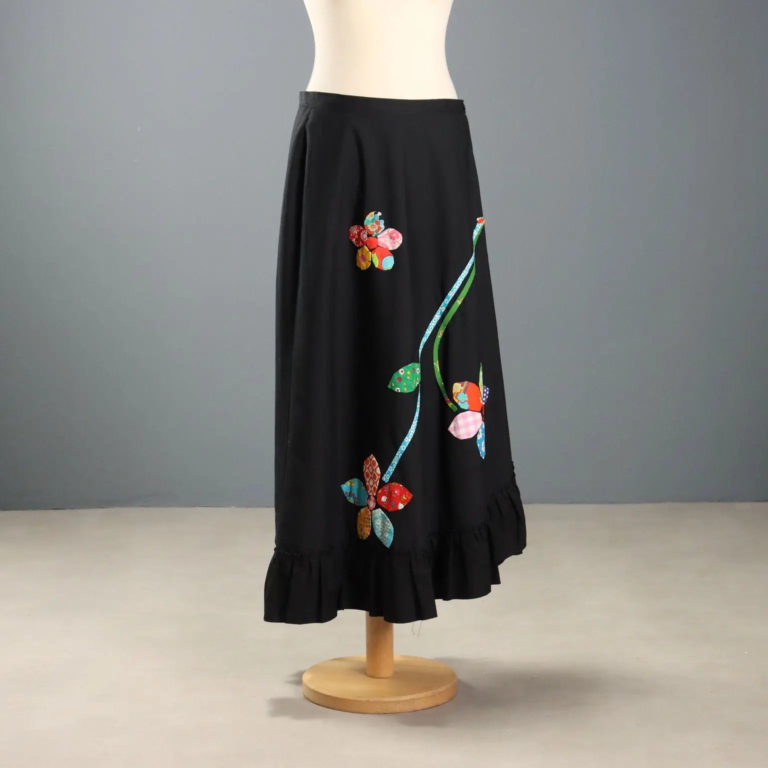Vintage Skirt Black Cotton Fabric UK Size 12/14 Italy 1970s