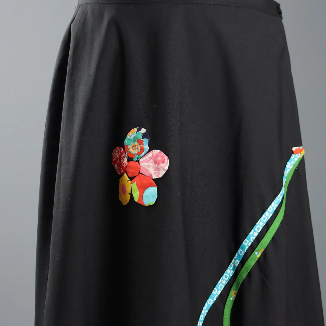 Vintage Skirt Black Cotton Fabric UK Size 12/14 Italy 1970s