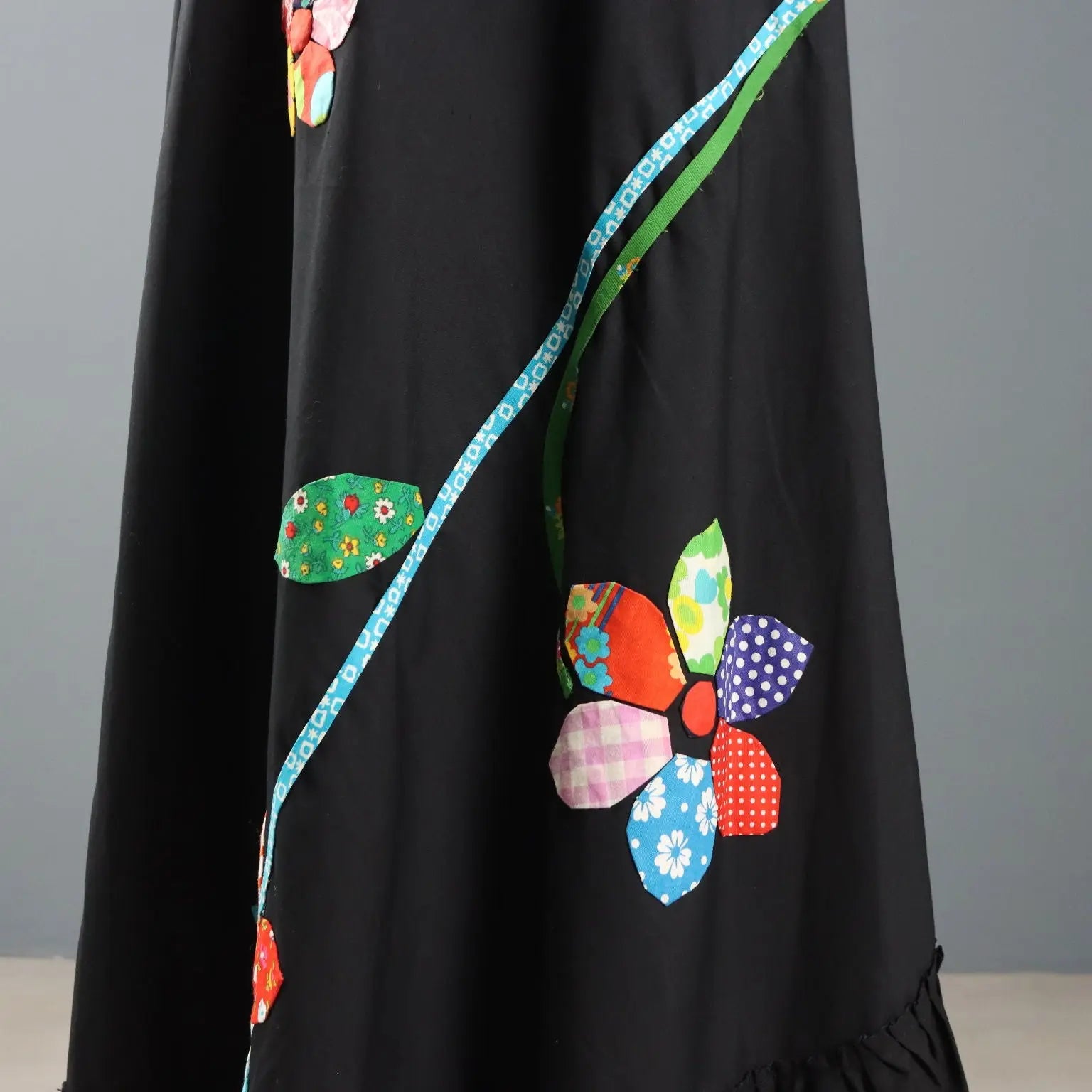 Vintage Skirt Black Cotton Fabric UK Size 12/14 Italy 1970s