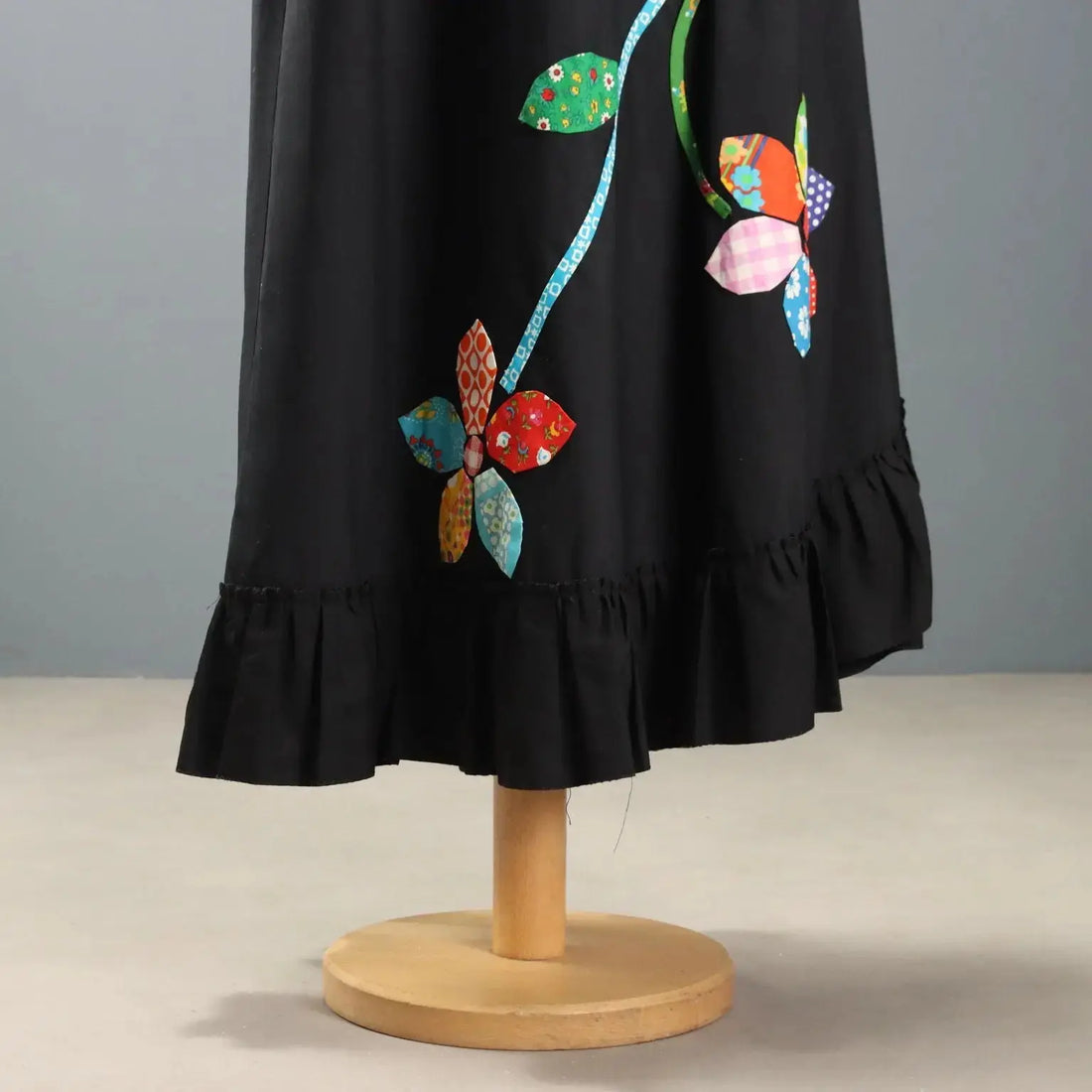 Vintage Skirt Black Cotton Fabric UK Size 12/14 Italy 1970s
