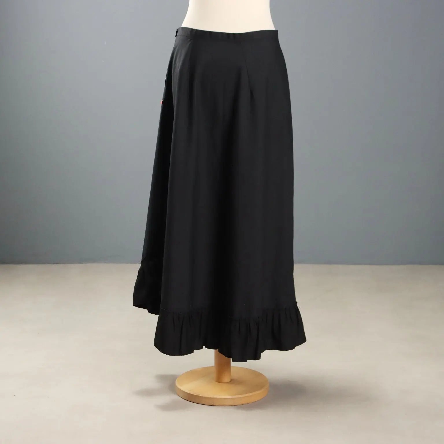 Vintage Skirt Black Cotton Fabric UK Size 12/14 Italy 1970s