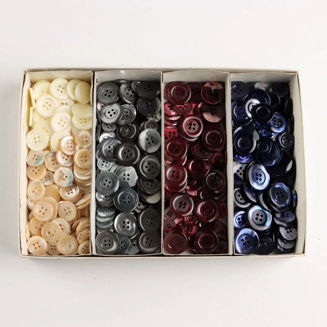 Vintage Buttons Multicoloured Resin Mother of Pearl 80s-90s