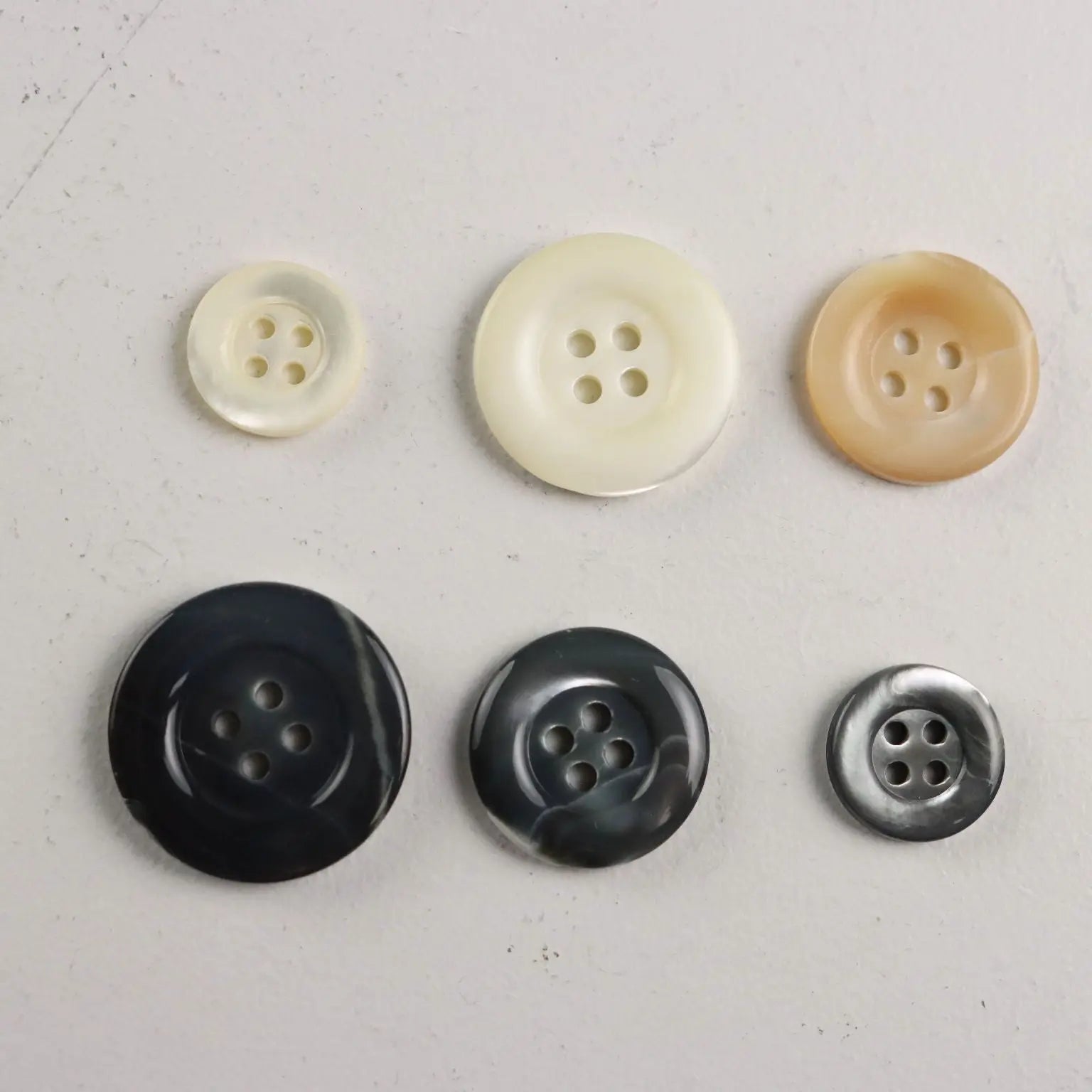 Vintage Buttons Multicoloured Resin Mother of Pearl 80s-90s