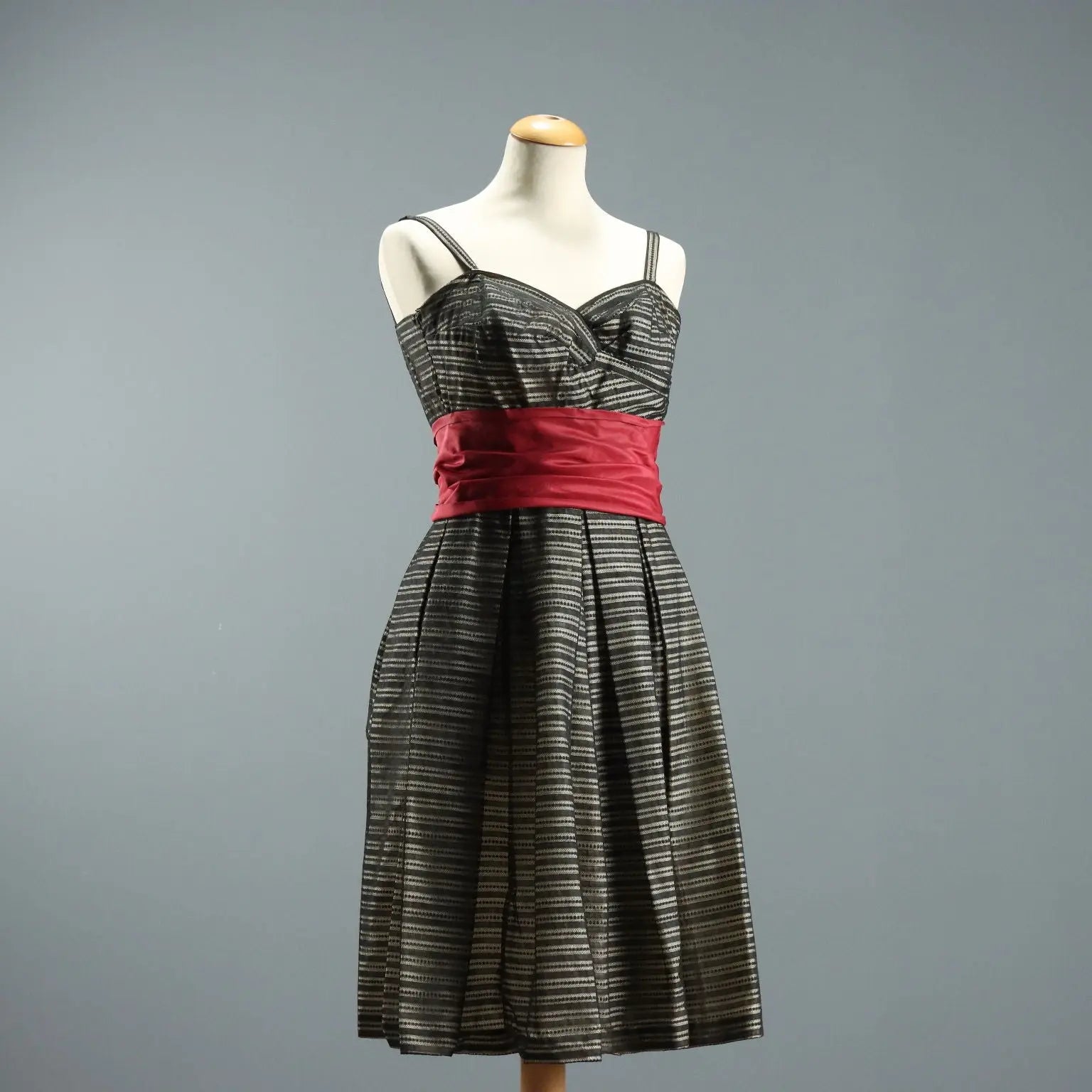 Vintage Cocktail Dress Lace Satin UK Size 8/10 Italy 1950s