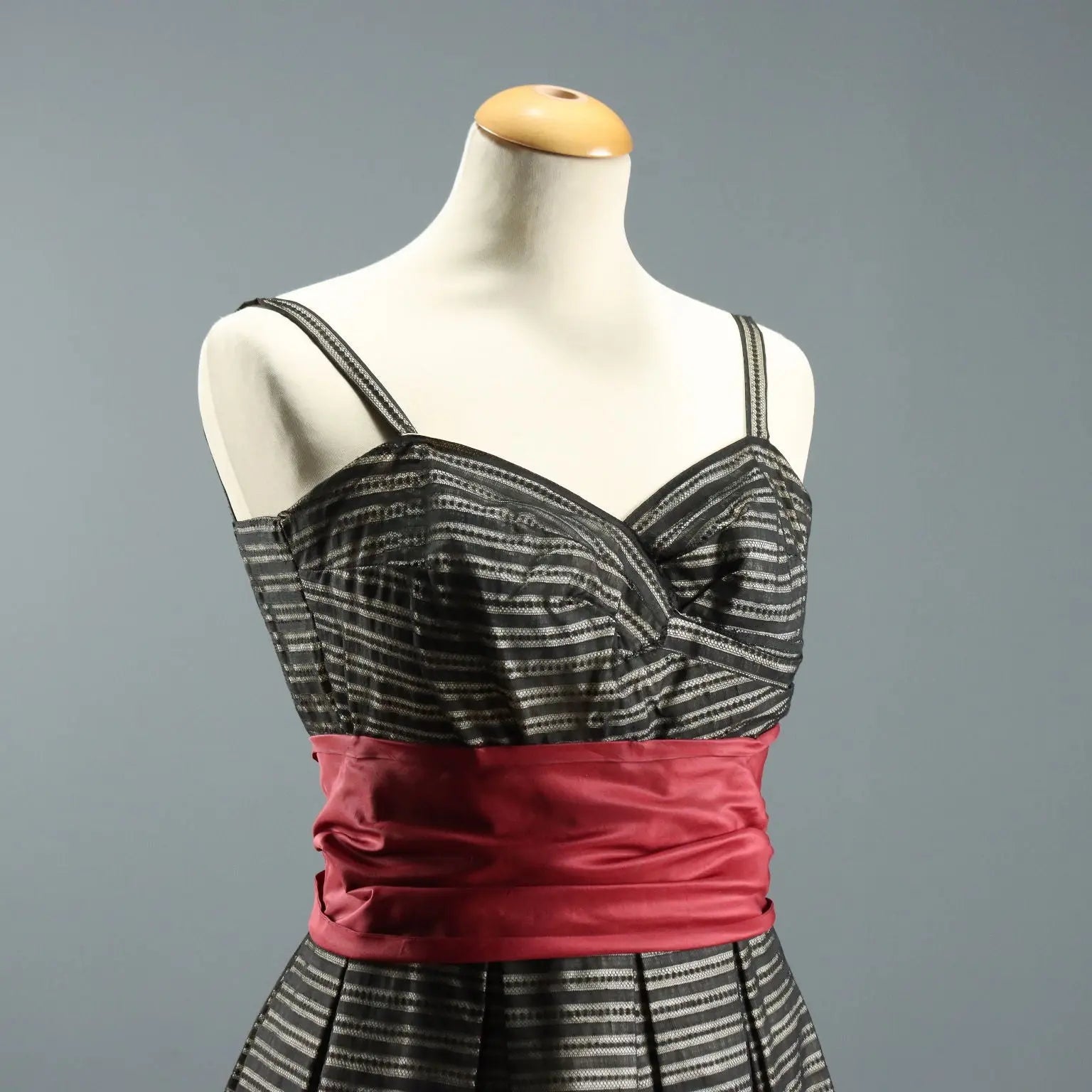 Vintage Cocktail Dress Lace Satin UK Size 8/10 Italy 1950s