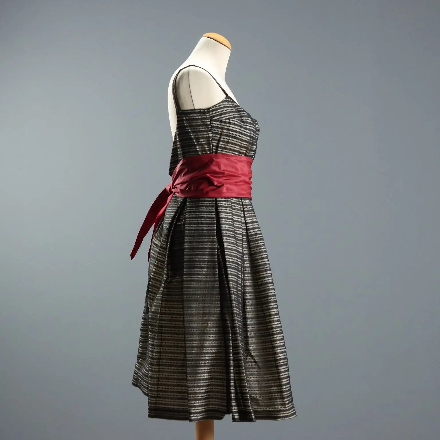 Vintage Cocktail Dress Lace Satin UK Size 8/10 Italy 1950s