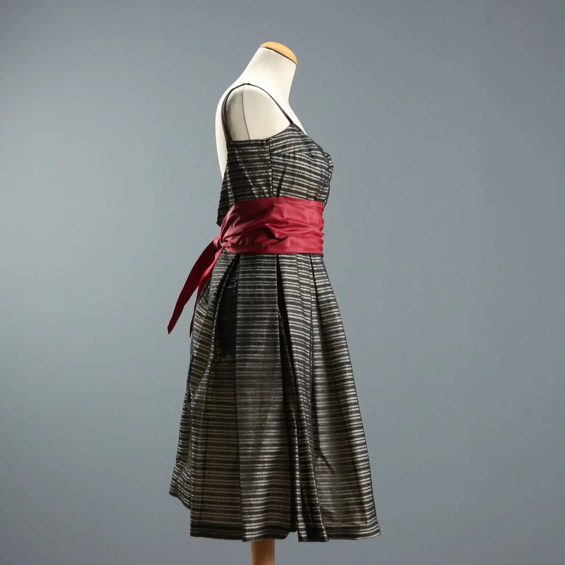 Vintage Cocktail Dress Lace Satin UK Size 8/10 Italy 1950s