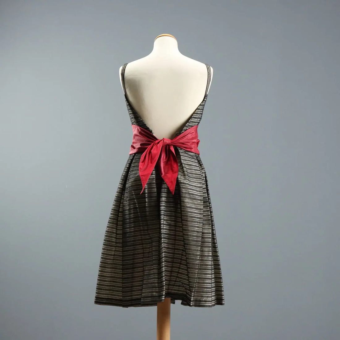 Vintage Cocktail Dress Lace Satin UK Size 8/10 Italy 1950s