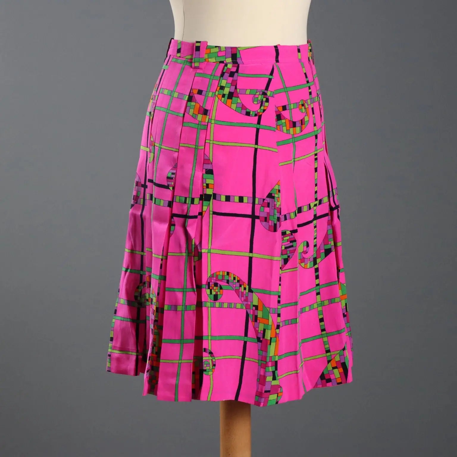 Vintage Eclat Suit Silk Geometric Pattern UK Size 14 Italy 1970s