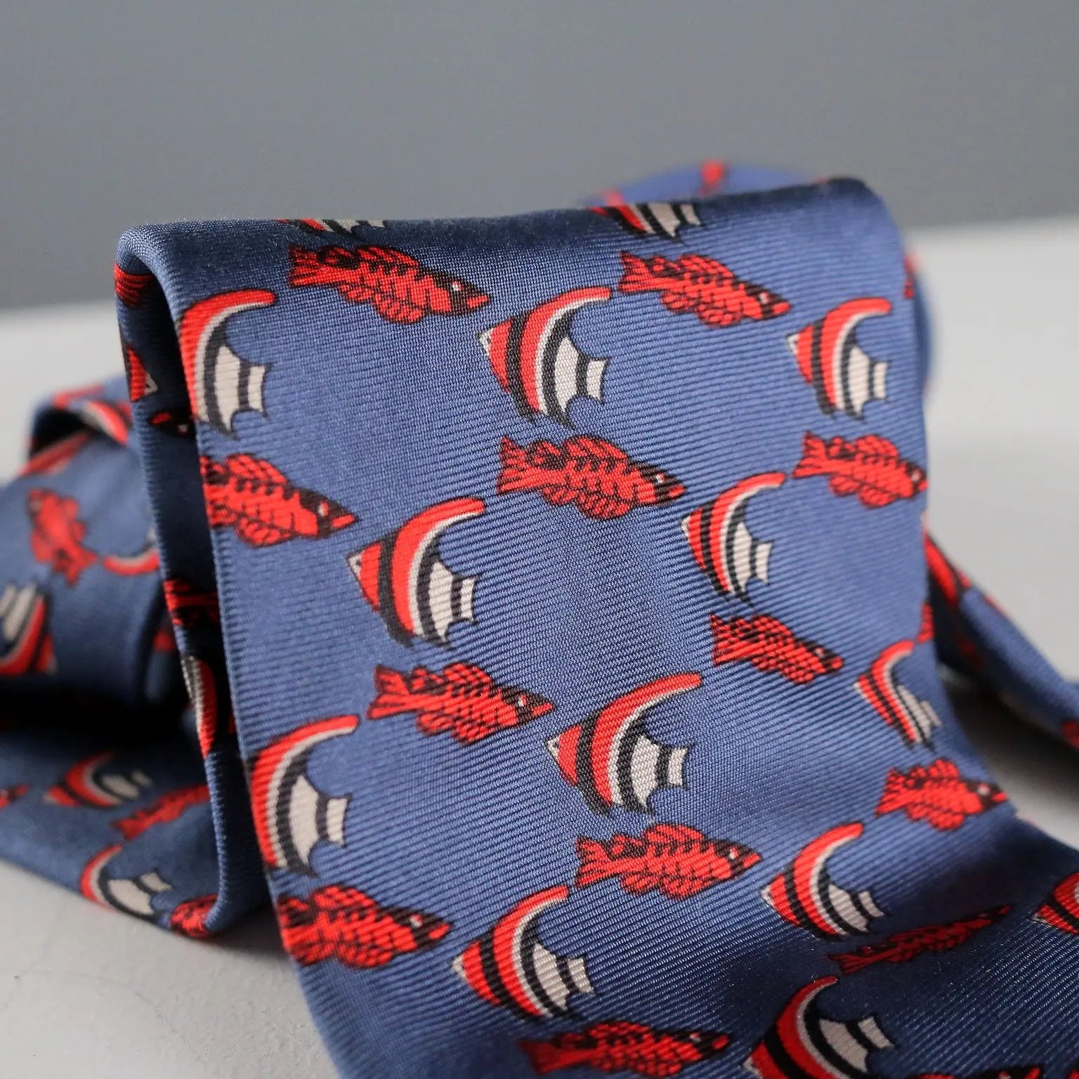 Hermés Vintage Tie Fishes Drawing France 1980s-1990s
