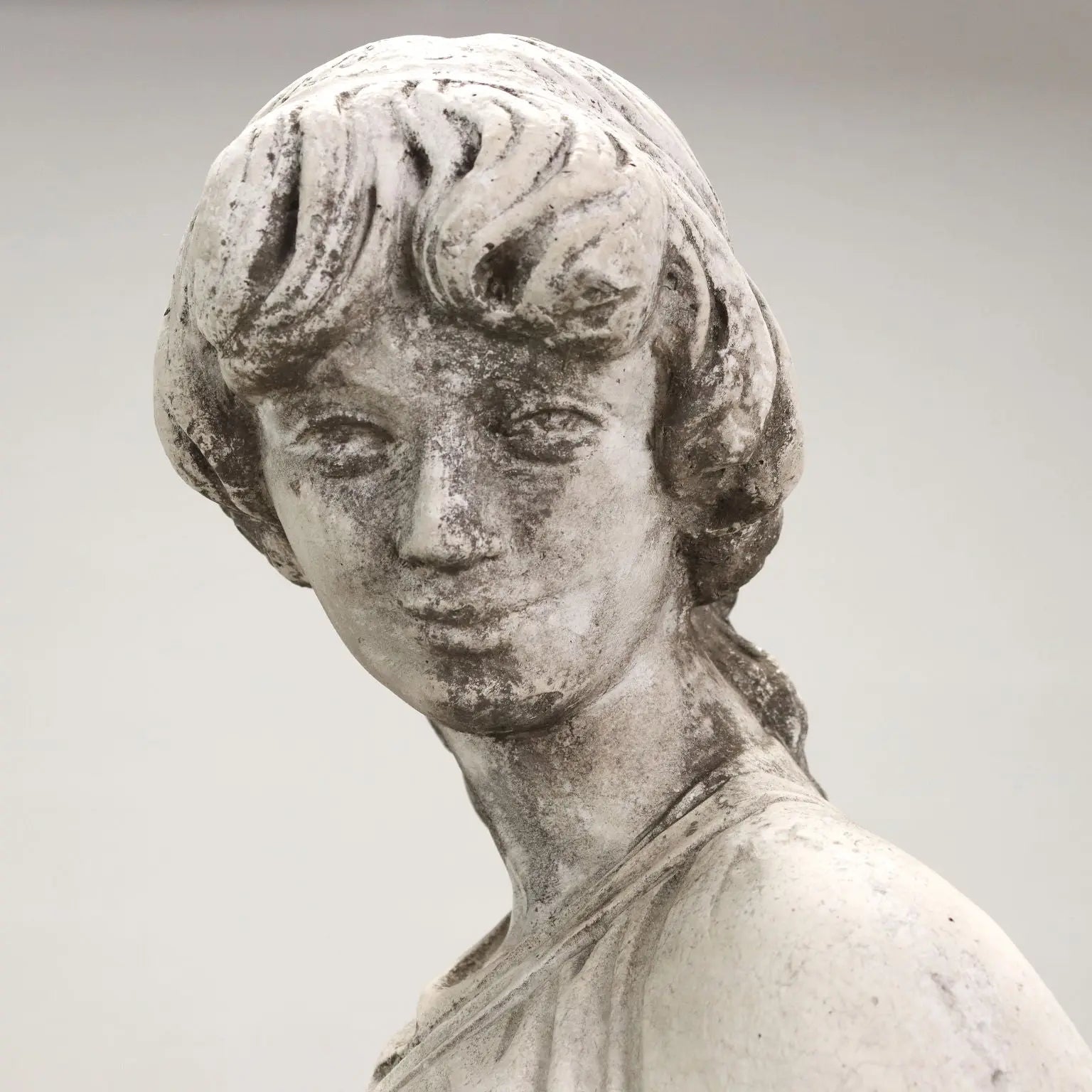 Ancient Female Sculpture with Jars Gravel Italy '900 Statue - Italy Early 20th century | Antiques | Stones Irons & Garden Furnishings