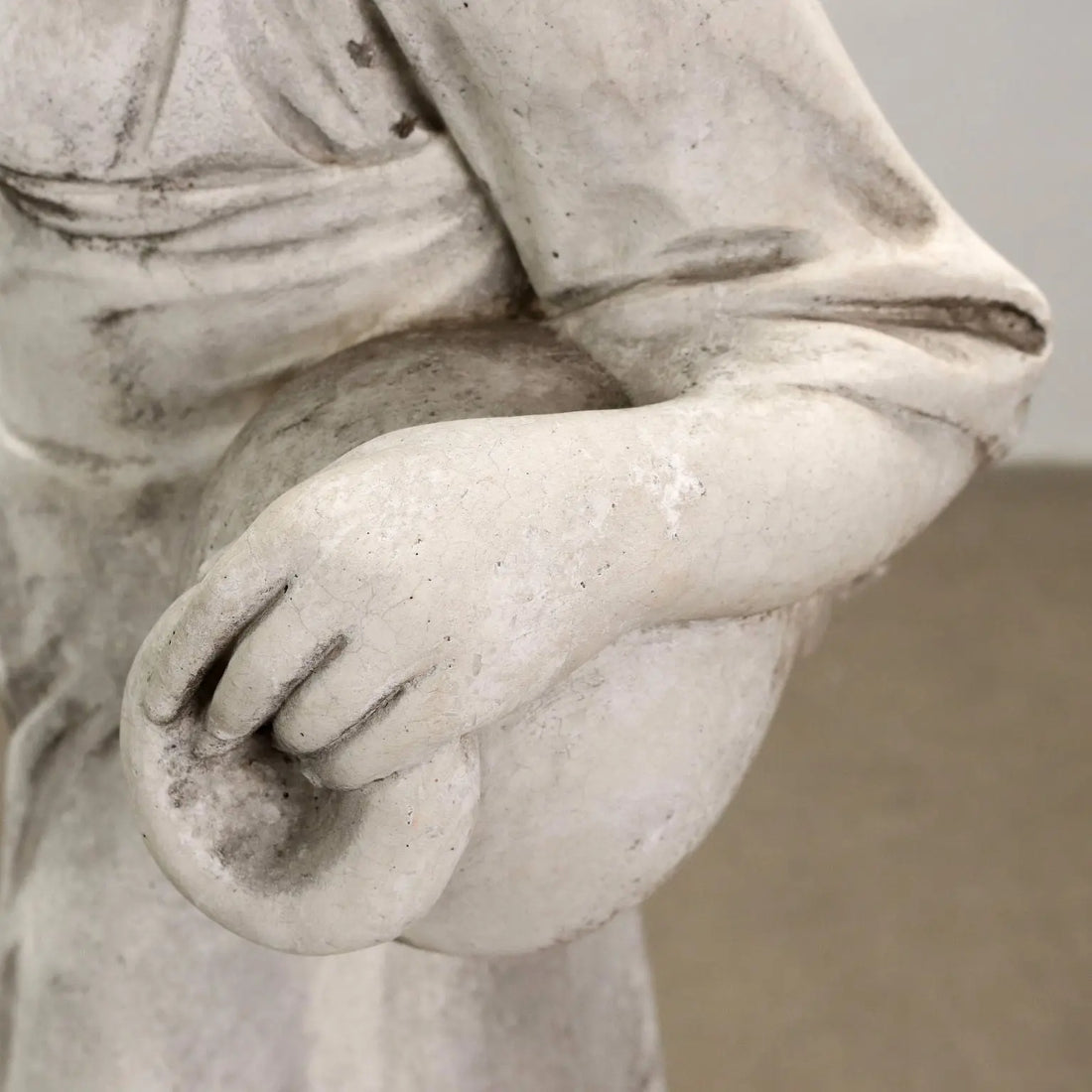 Ancient Female Sculpture with Jars Gravel Italy '900 Statue - Italy Early 20th century | Antiques | Stones Irons & Garden Furnishings