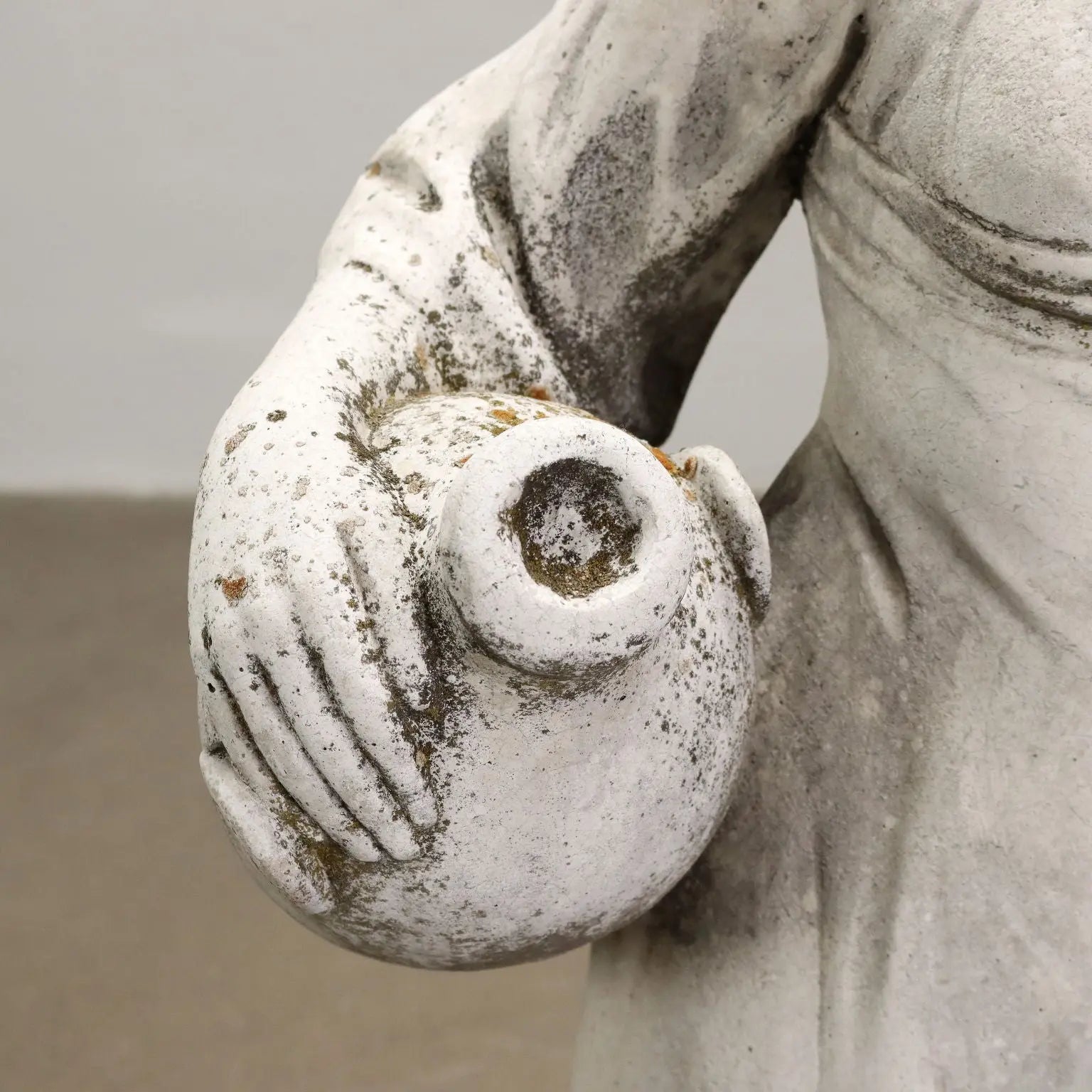 Ancient Female Sculpture with Jars Gravel Italy '900 Statue - Italy Early 20th century | Antiques | Stones Irons & Garden Furnishings