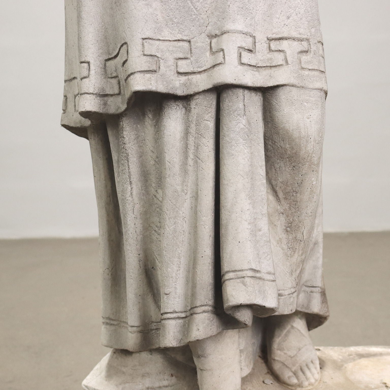  | Antiques  Stones Irons & Garden Furnishings